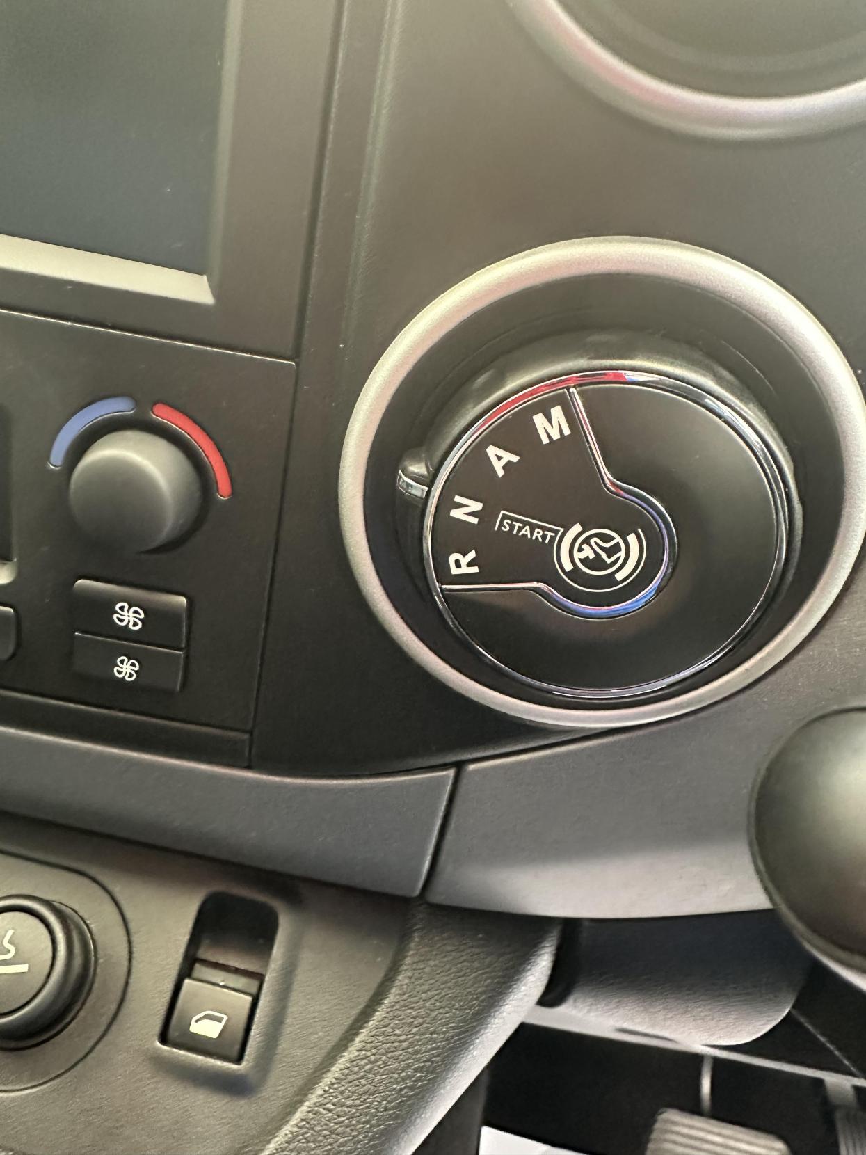 Citroen Berlingo **NEW ARRIVAL!** AUTOMATIC / TOP SPEC / SIDE BED SEATING / JUST 25,959 MILES