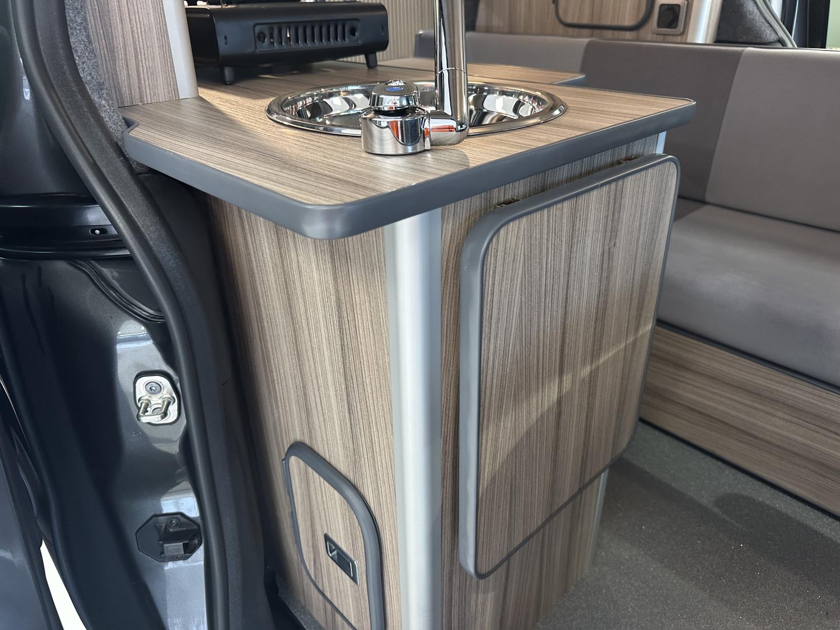 Citroen Berlingo **NEW ARRIVAL!** AUTOMATIC / TOP SPEC / SIDE BED SEATING / JUST 25,959 MILES