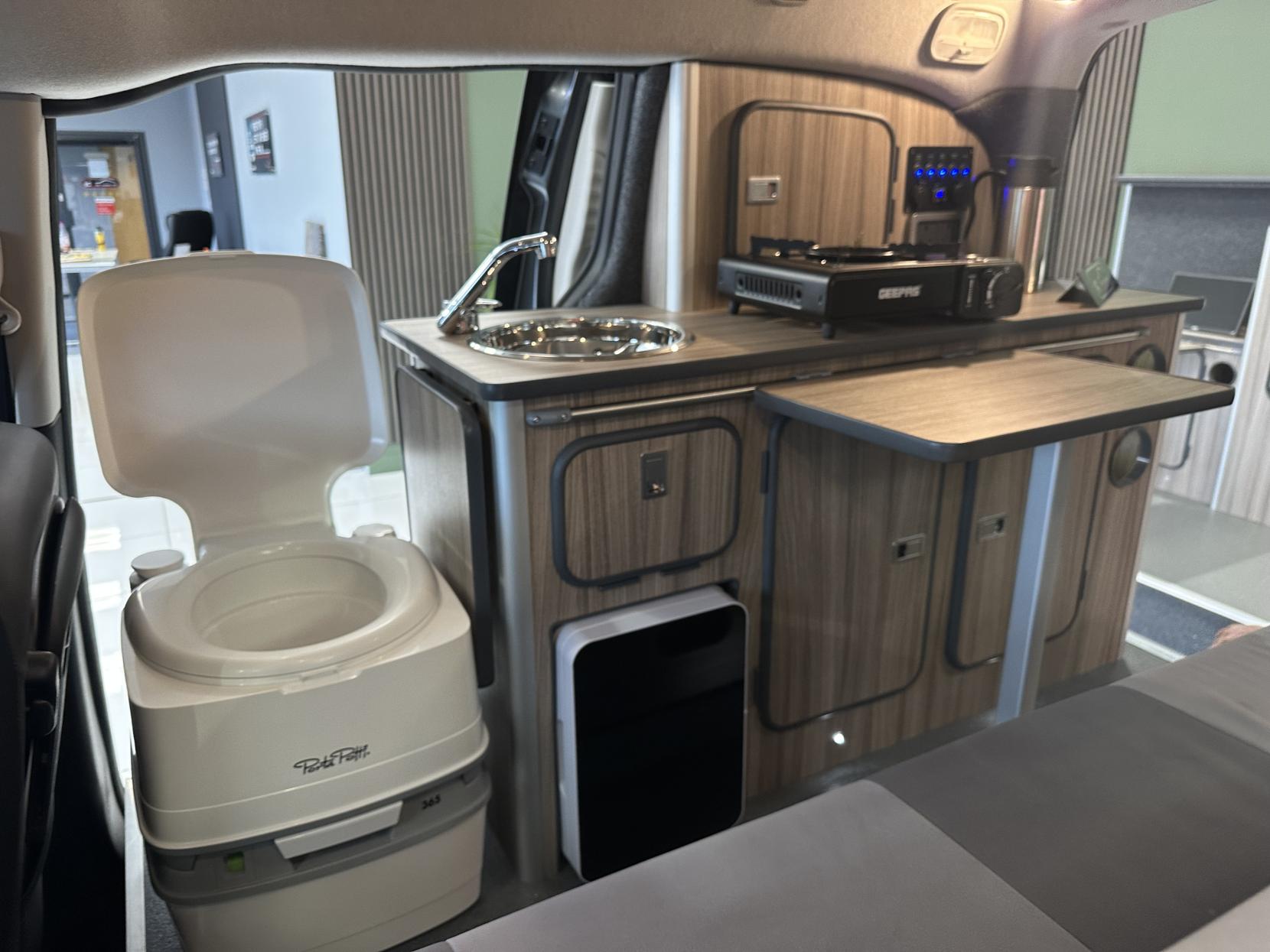 Citroen Berlingo **NEW ARRIVAL!** AUTOMATIC / TOP SPEC / SIDE BED SEATING / JUST 25,959 MILES