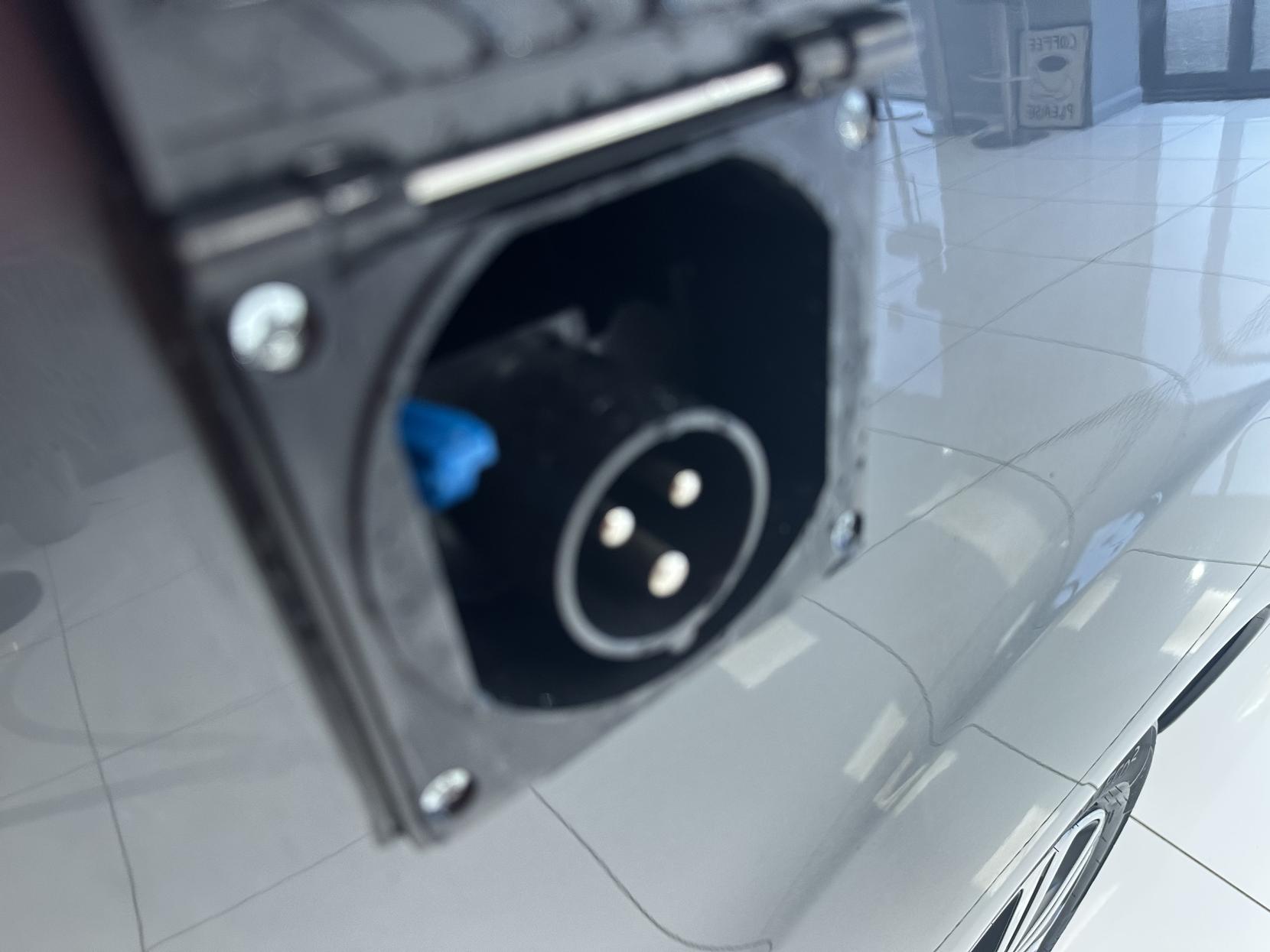 Citroen Berlingo **NEW ARRIVAL!** AUTOMATIC / TOP SPEC / SIDE BED SEATING / JUST 25,959 MILES