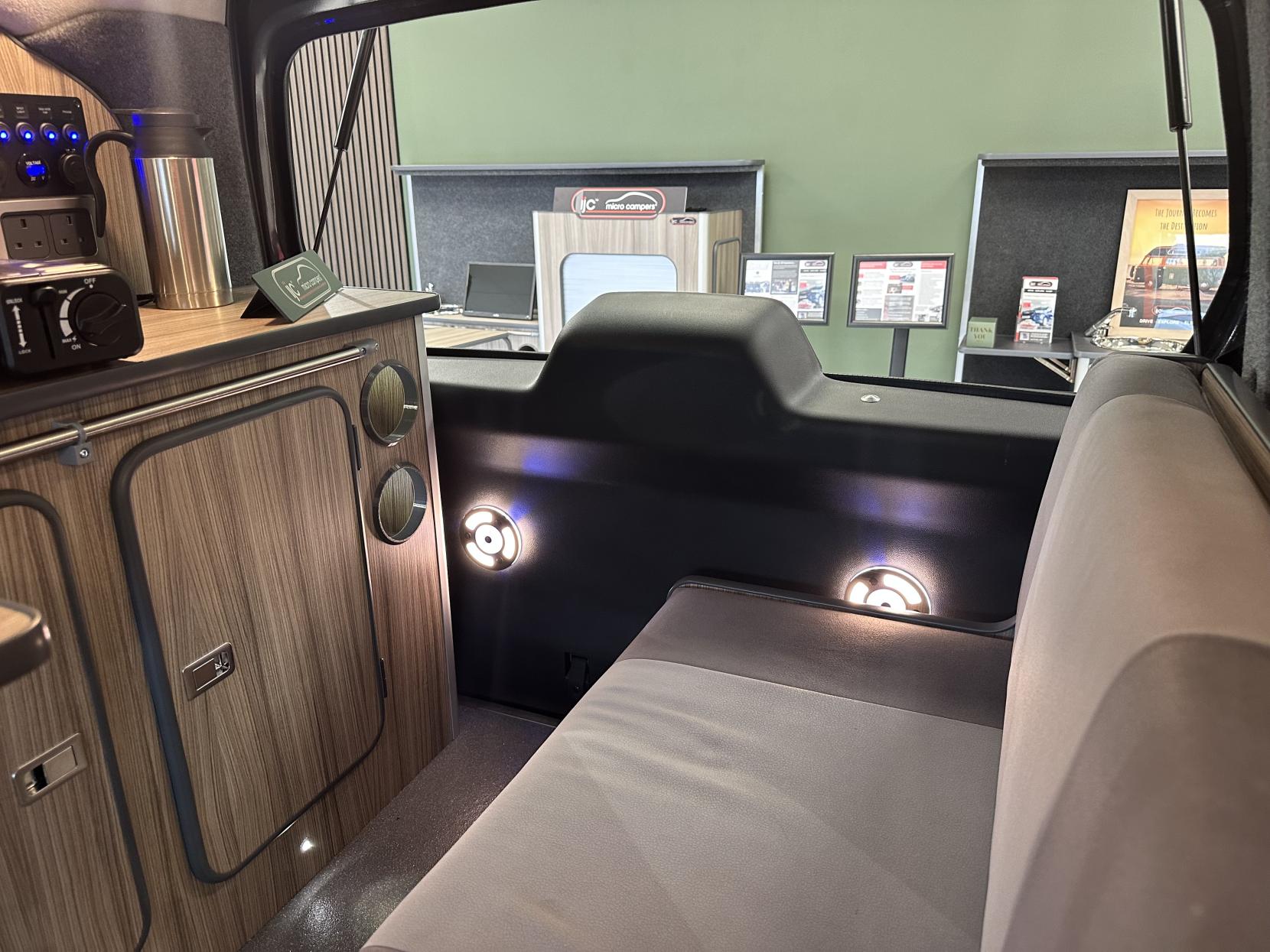 Citroen Berlingo **NEW ARRIVAL!** AUTOMATIC / TOP SPEC / SIDE BED SEATING / JUST 25,959 MILES