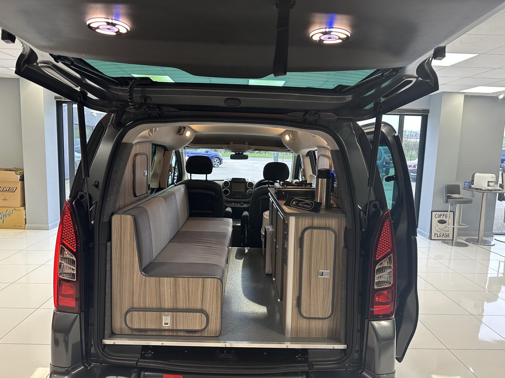 Citroen Berlingo **NEW ARRIVAL!** AUTOMATIC / TOP SPEC / SIDE BED SEATING / JUST 25,959 MILES