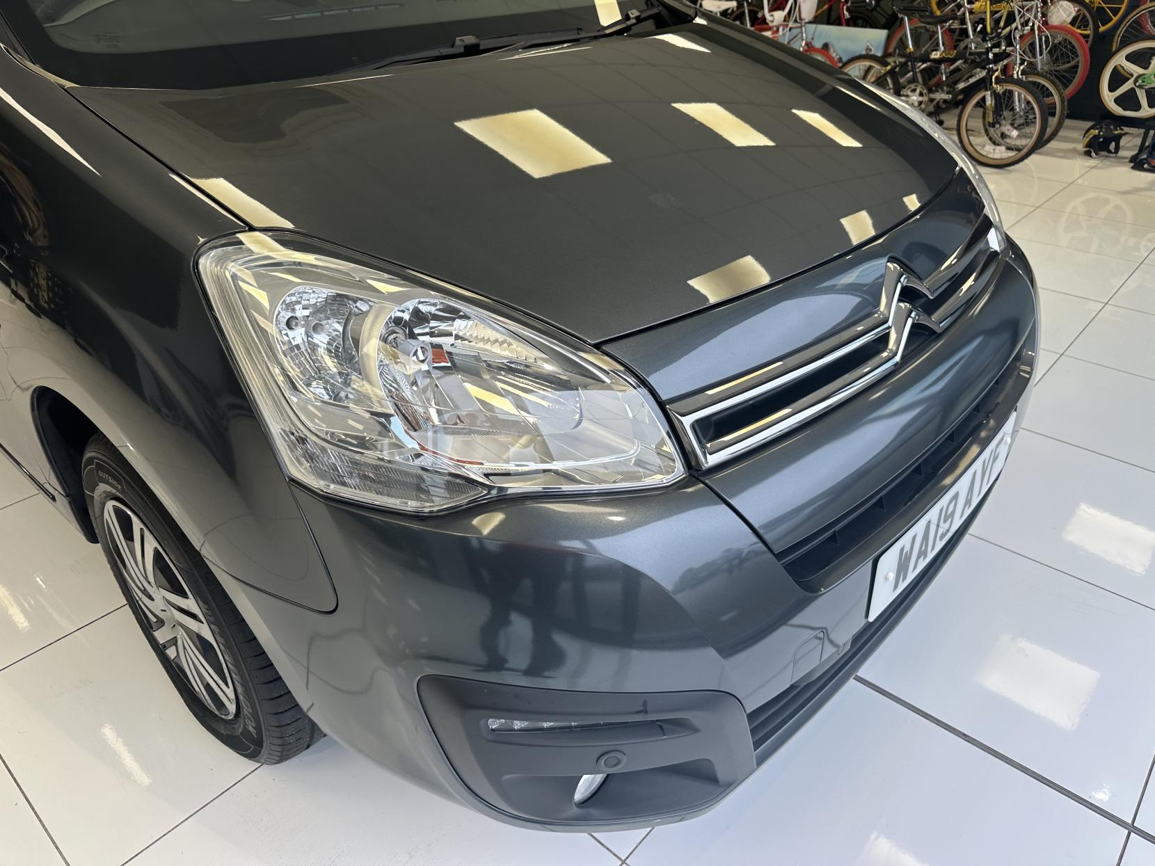 Citroen Berlingo **NEW ARRIVAL!** AUTOMATIC / TOP SPEC / SIDE BED SEATING / JUST 25,959 MILES