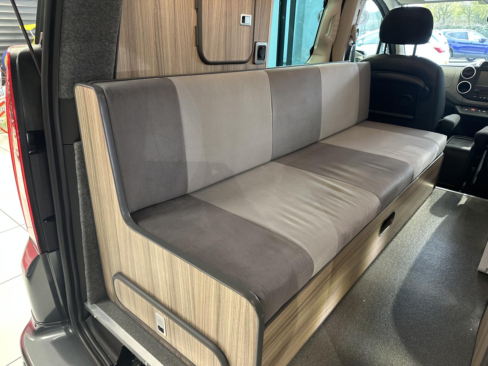 Citroen Berlingo **NEW ARRIVAL!** AUTOMATIC / TOP SPEC / SIDE BED SEATING / JUST 25,959 MILES