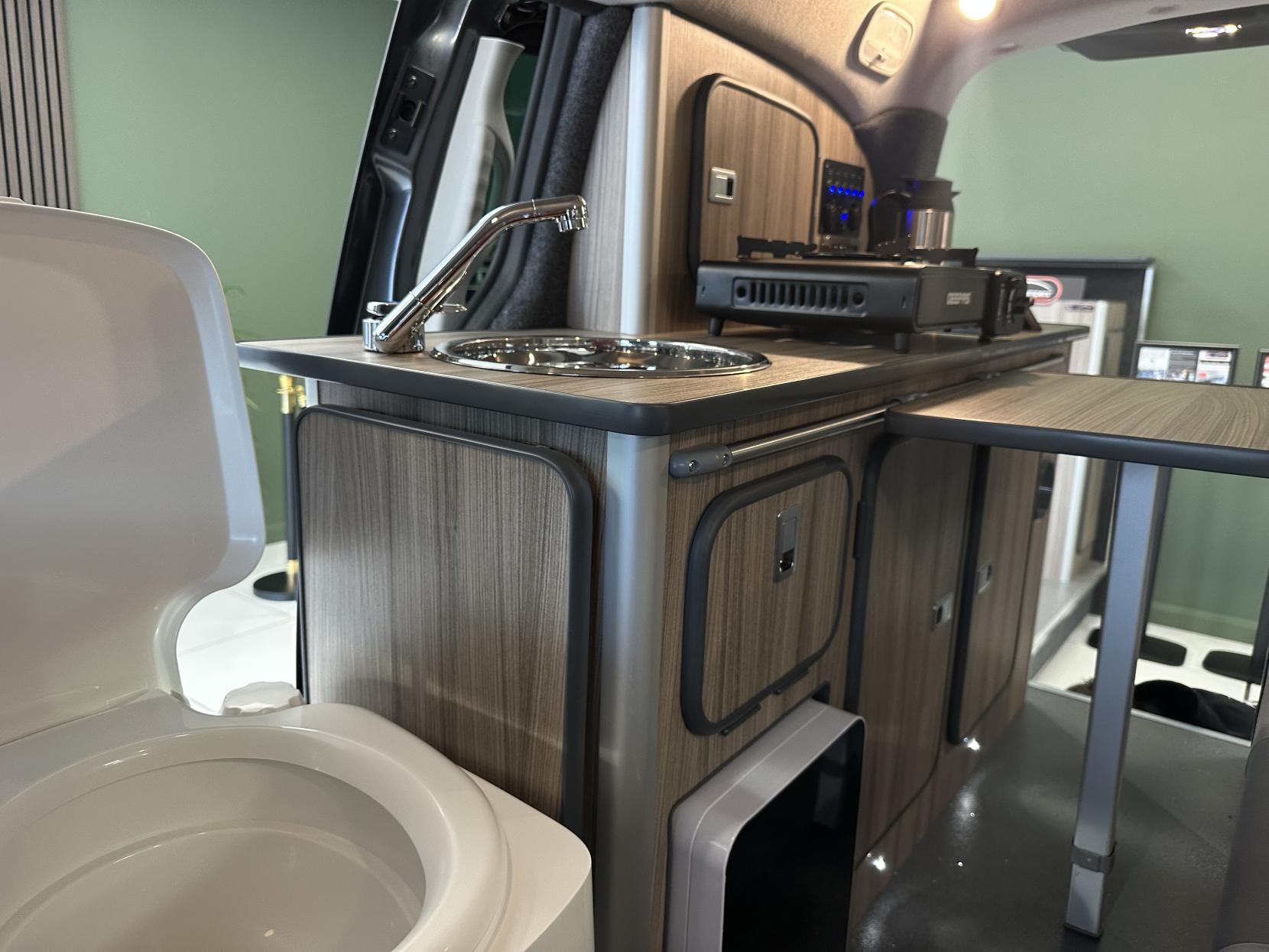 Citroen Berlingo **NEW ARRIVAL!** AUTOMATIC / TOP SPEC / SIDE BED SEATING / JUST 25,959 MILES