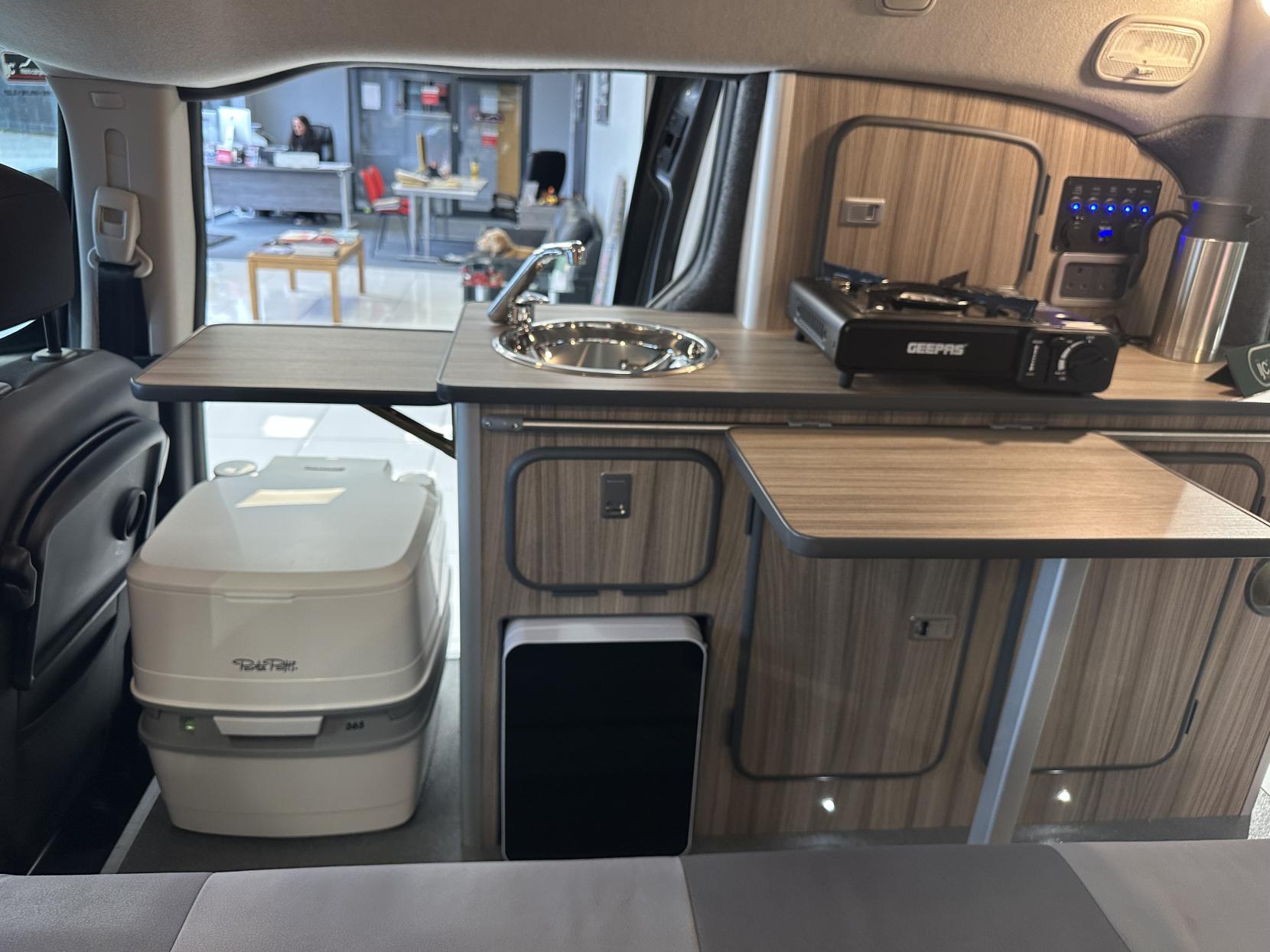 Citroen Berlingo **NEW ARRIVAL!** AUTOMATIC / TOP SPEC / SIDE BED SEATING / JUST 25,959 MILES