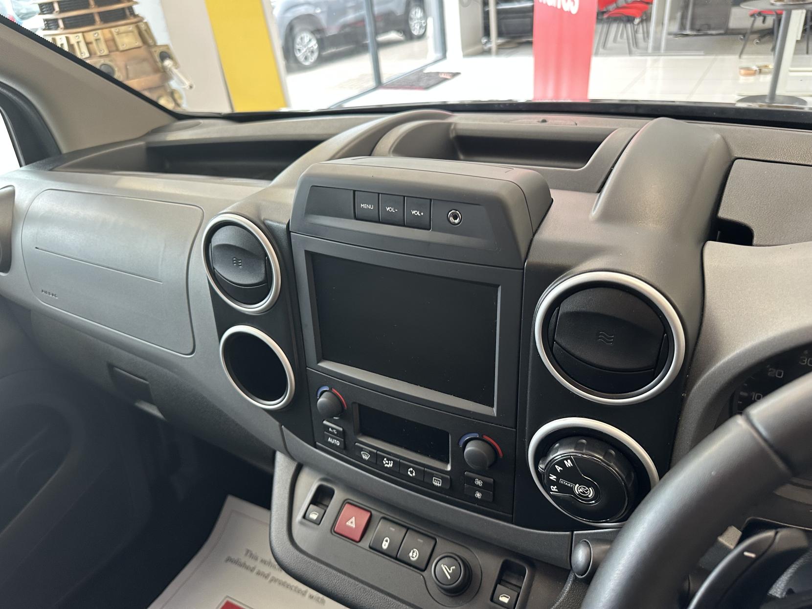 Citroen Berlingo AUTOMATIC WAV, CARRIES 4! **JUST 25,956 MILES!**1.6 BlueHDi Flair Multispace MPV 5dr Diesel ETG6 ULEZ compliant