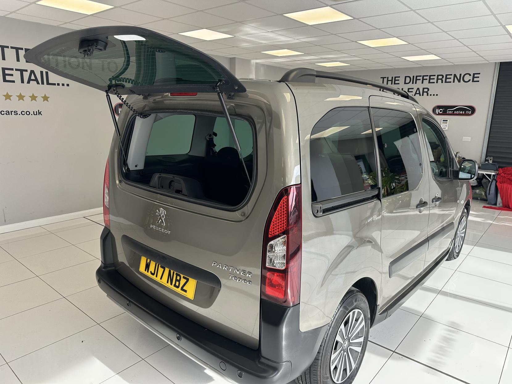 Peugeot Partner Tepee VERY RARE AUTOMATIC 1.6 BlueHDi 