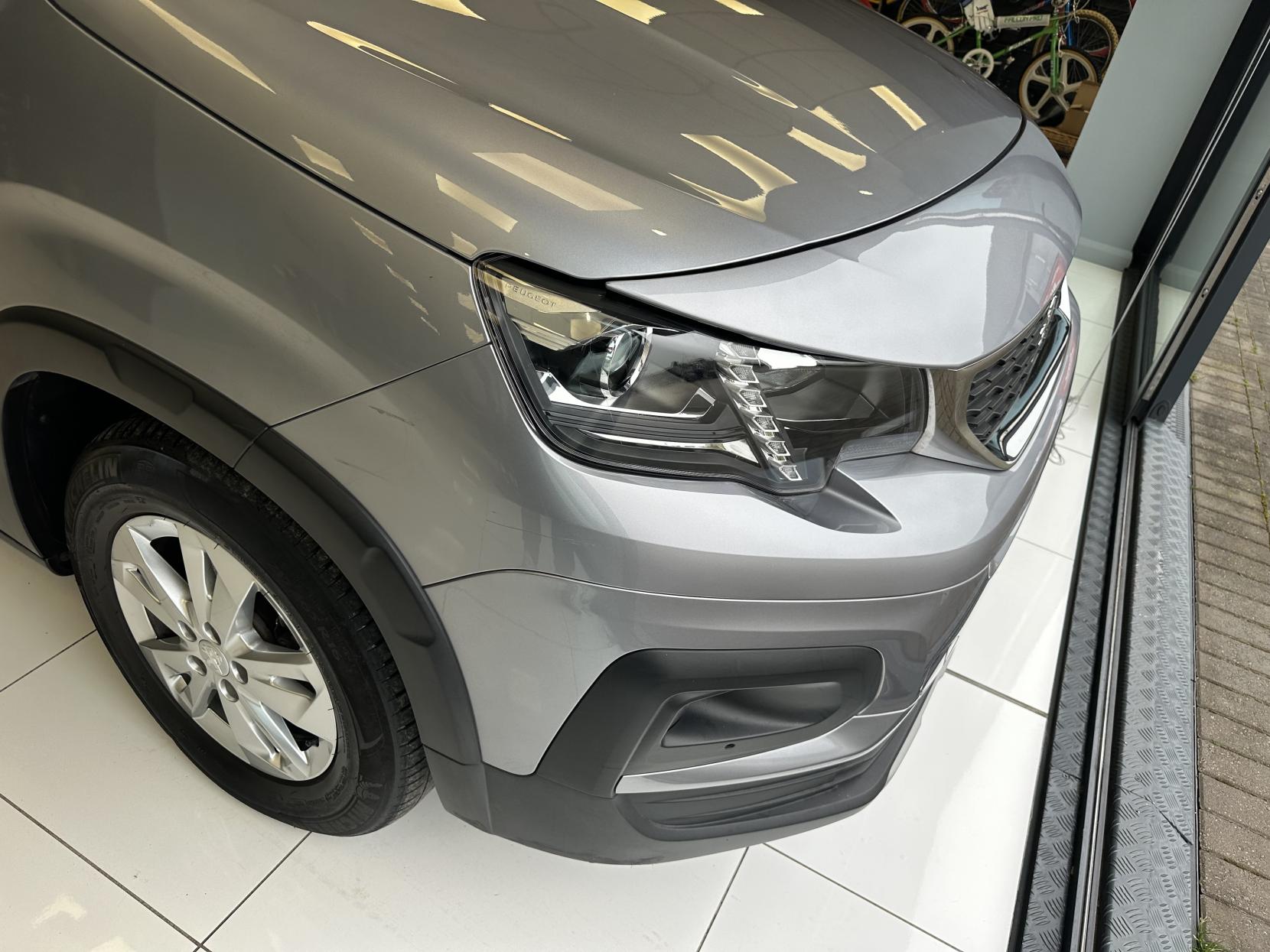 Peugeot Rifter RARE XL SIZE WITH 5 FULL SEATS + WHEELCHAIR USER AND A WINCH! JUST 14,694 MILES!! **WHEELCHAIR ADAPTED**