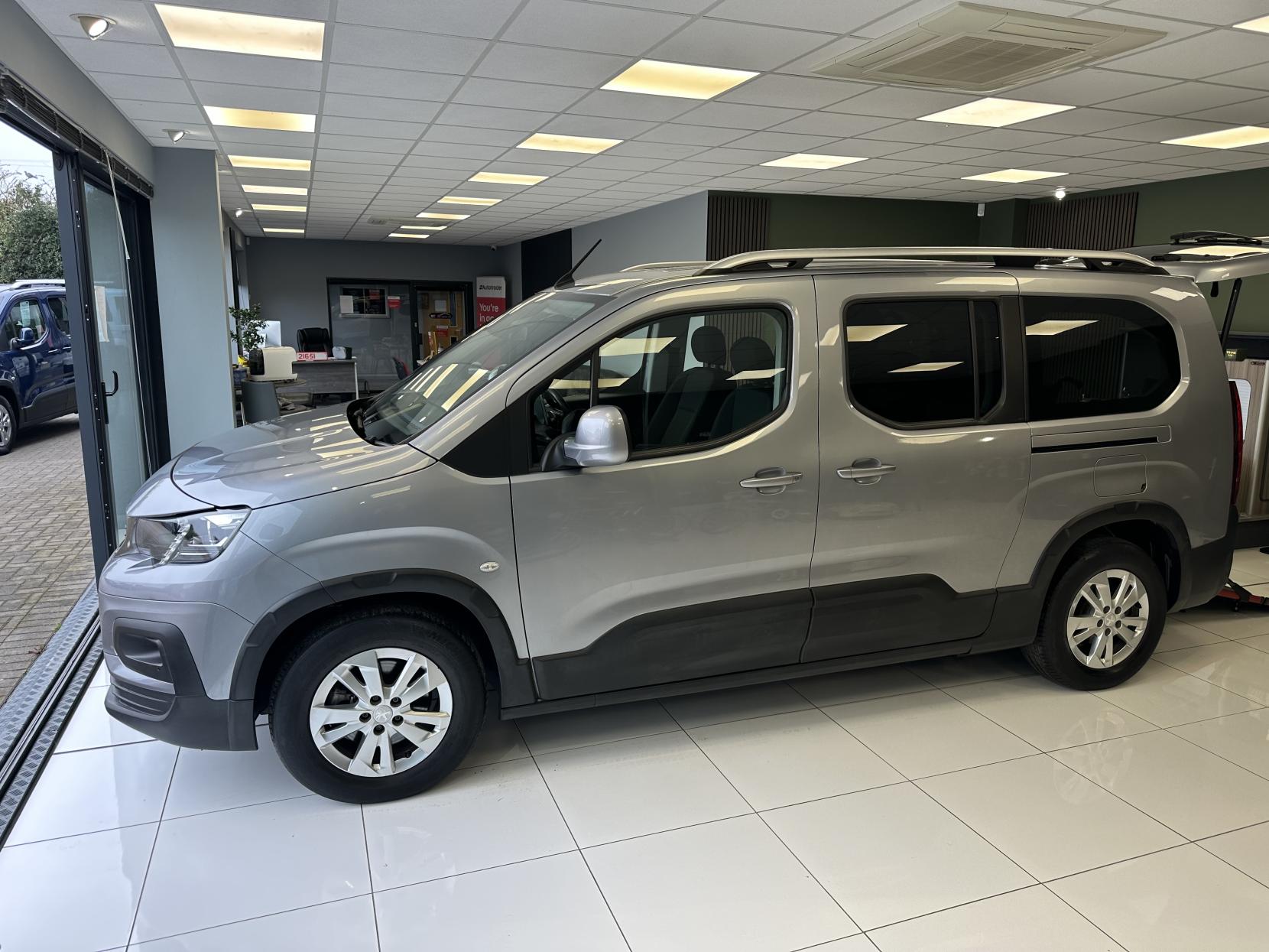 Peugeot Rifter RARE XL SIZE WITH 5 FULL SEATS + WHEELCHAIR USER AND A WINCH! JUST 14,694 MILES!! **WHEELCHAIR ADAPTED**