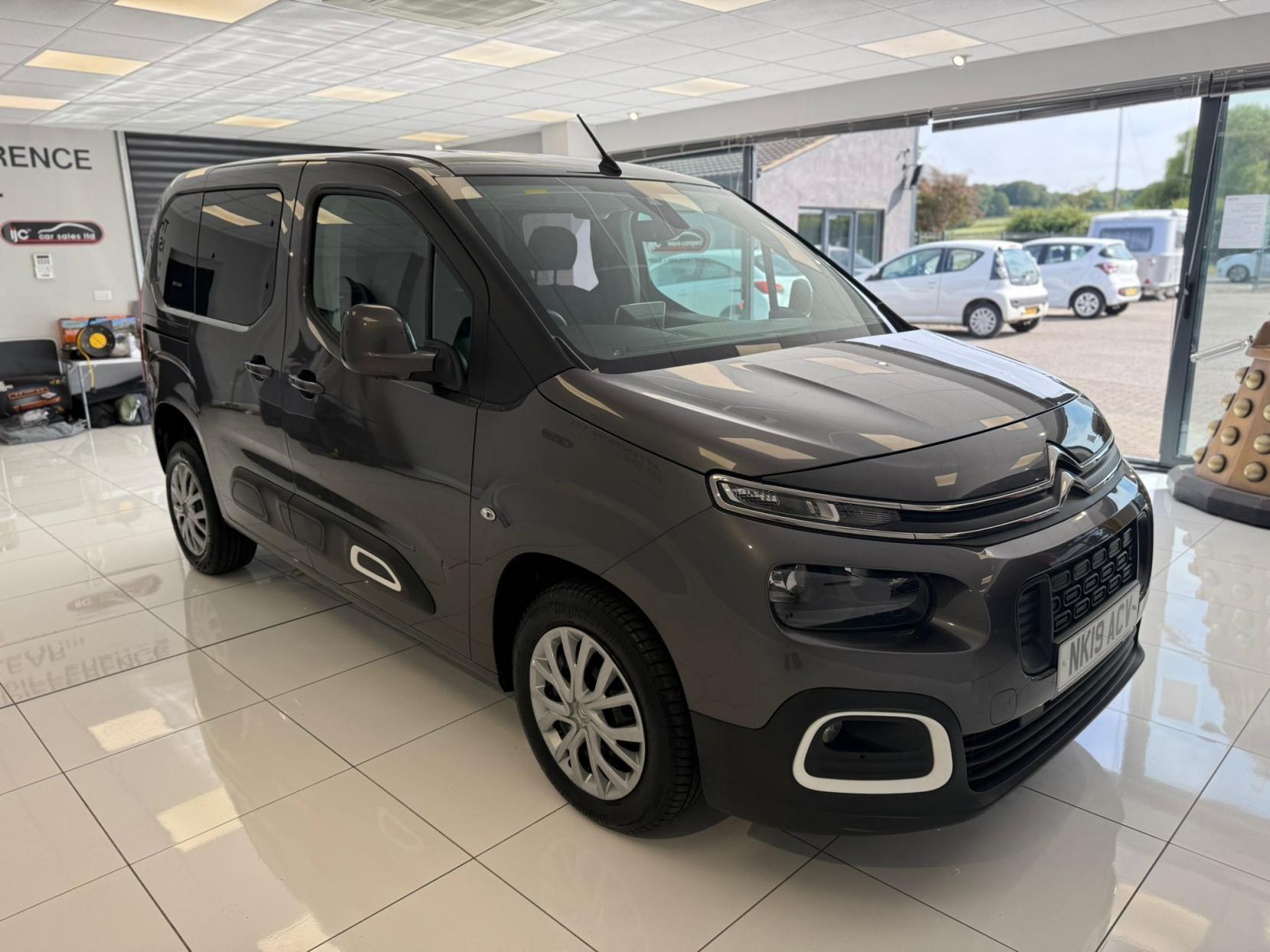 Citroen Berlingo WHEELCHAIR ADAPTED,JUST 16,003 MILES! SAT NAV, WAV CARRIES 4 WITH A WINCH! UPTO 65 MPG, NEWER SHAPE MK3 MODEL 1.5 BlueHDi Feel M MPV 5dr Diesel Manual Euro 6 (100 ps)