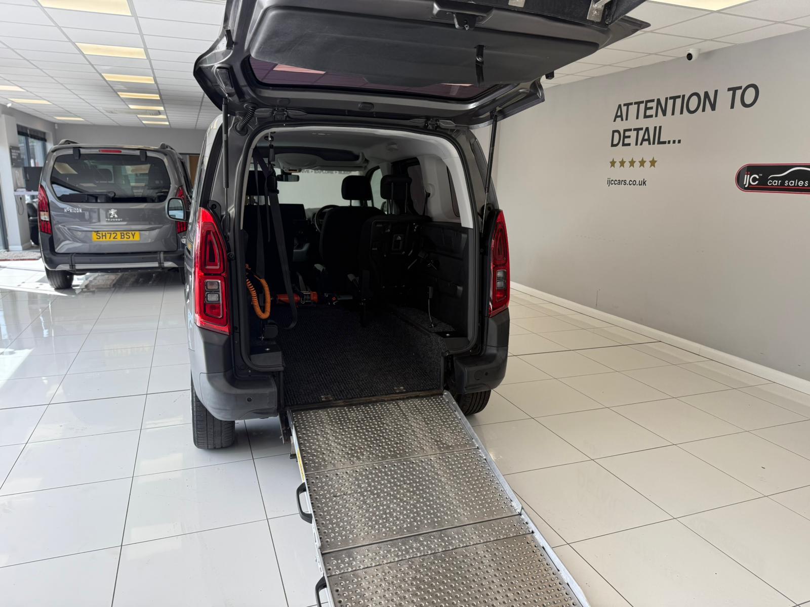 Citroen Berlingo WHEELCHAIR ADAPTED,JUST 16,003 MILES! SAT NAV, WAV CARRIES 4 WITH A WINCH! UPTO 65 MPG, NEWER SHAPE MK3 MODEL 1.5 BlueHDi Feel M MPV 5dr Diesel Manual Euro 6 (100 ps)