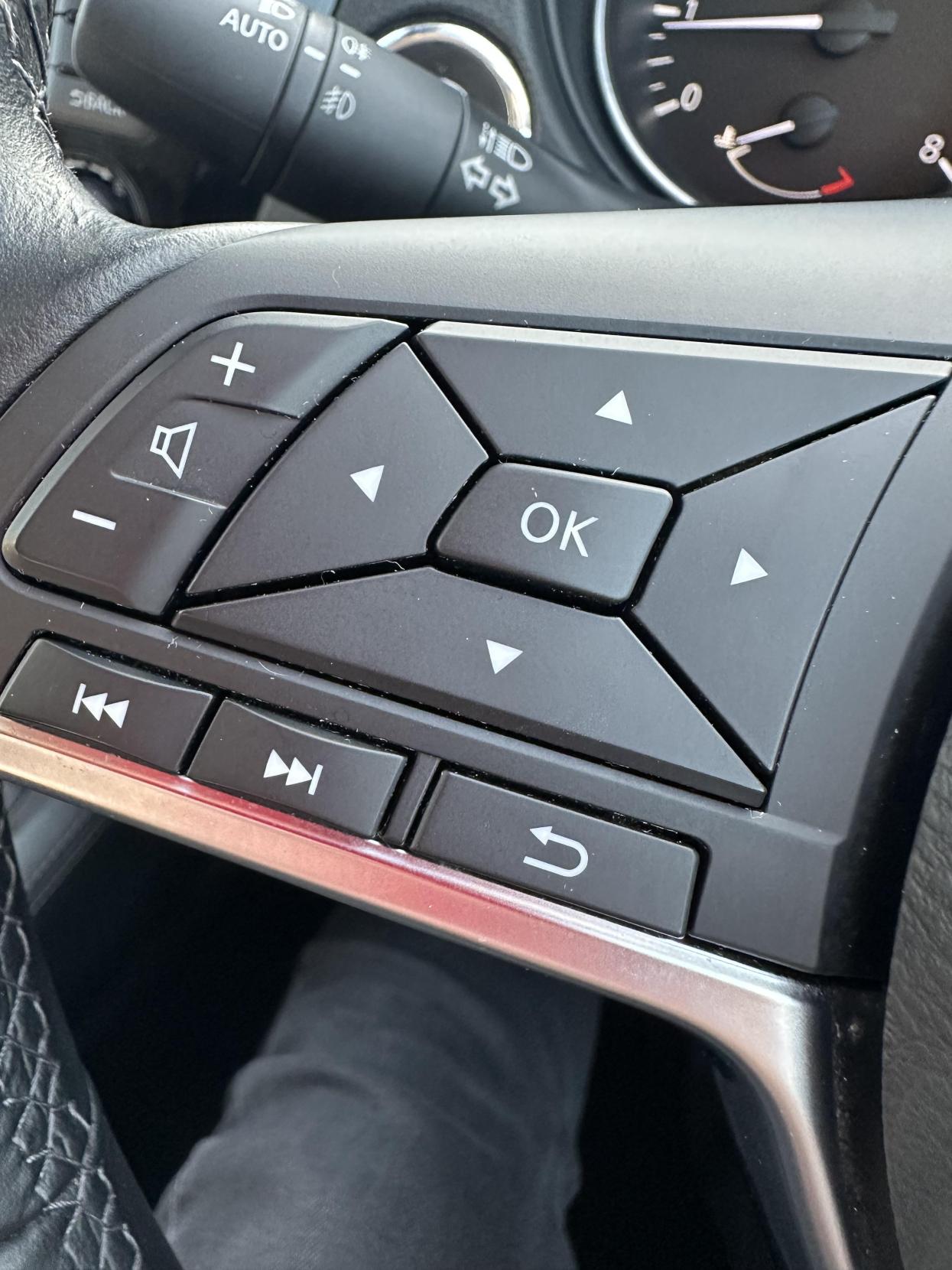 Nissan Qashqai 1.3 DIG-T N-Connecta SUV 5dr Petrol Manual Euro 6 (s/s) (160 ps)