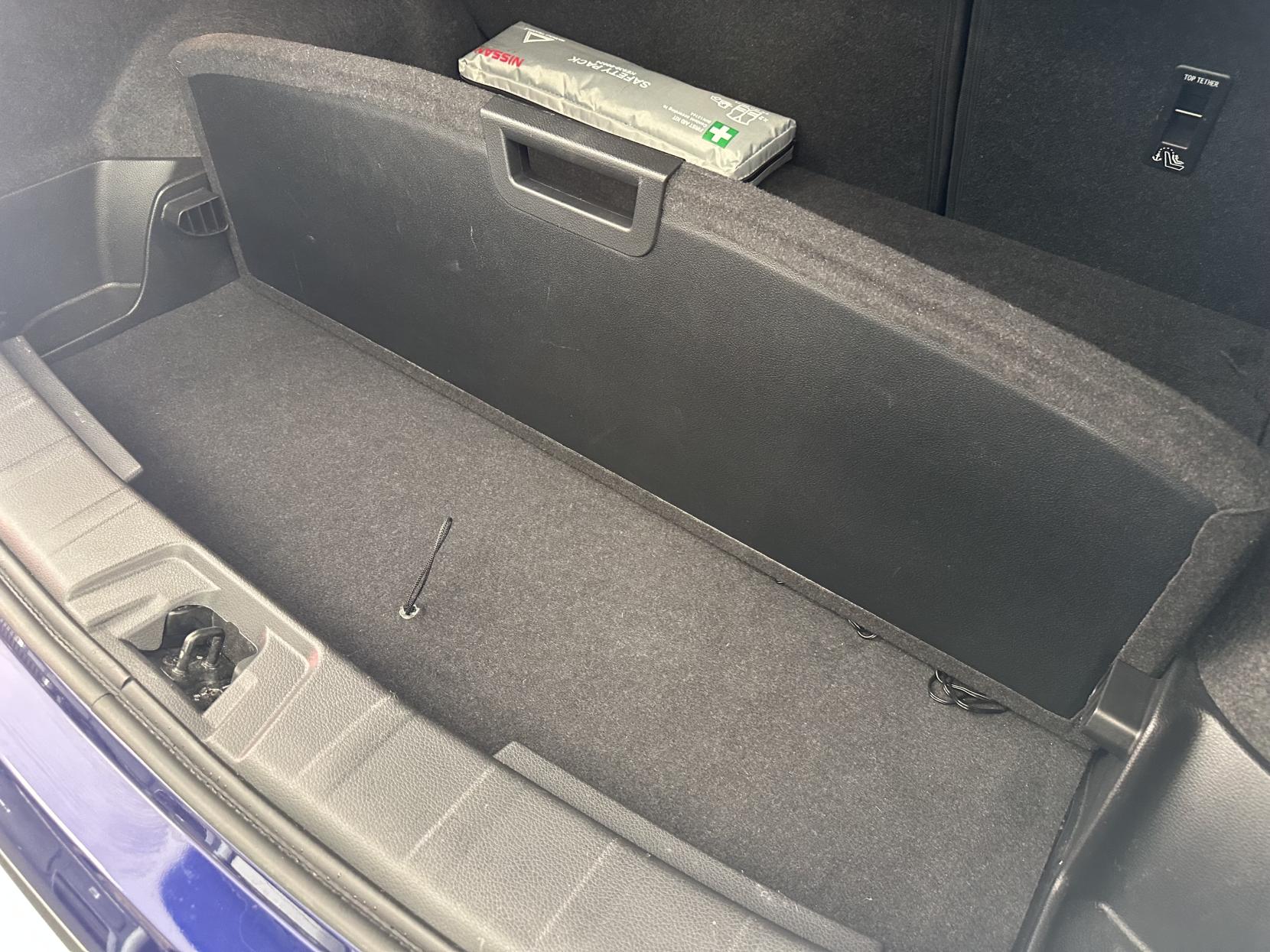 Nissan Qashqai 1.3 DIG-T N-Connecta SUV 5dr Petrol Manual Euro 6 (s/s) (160 ps)