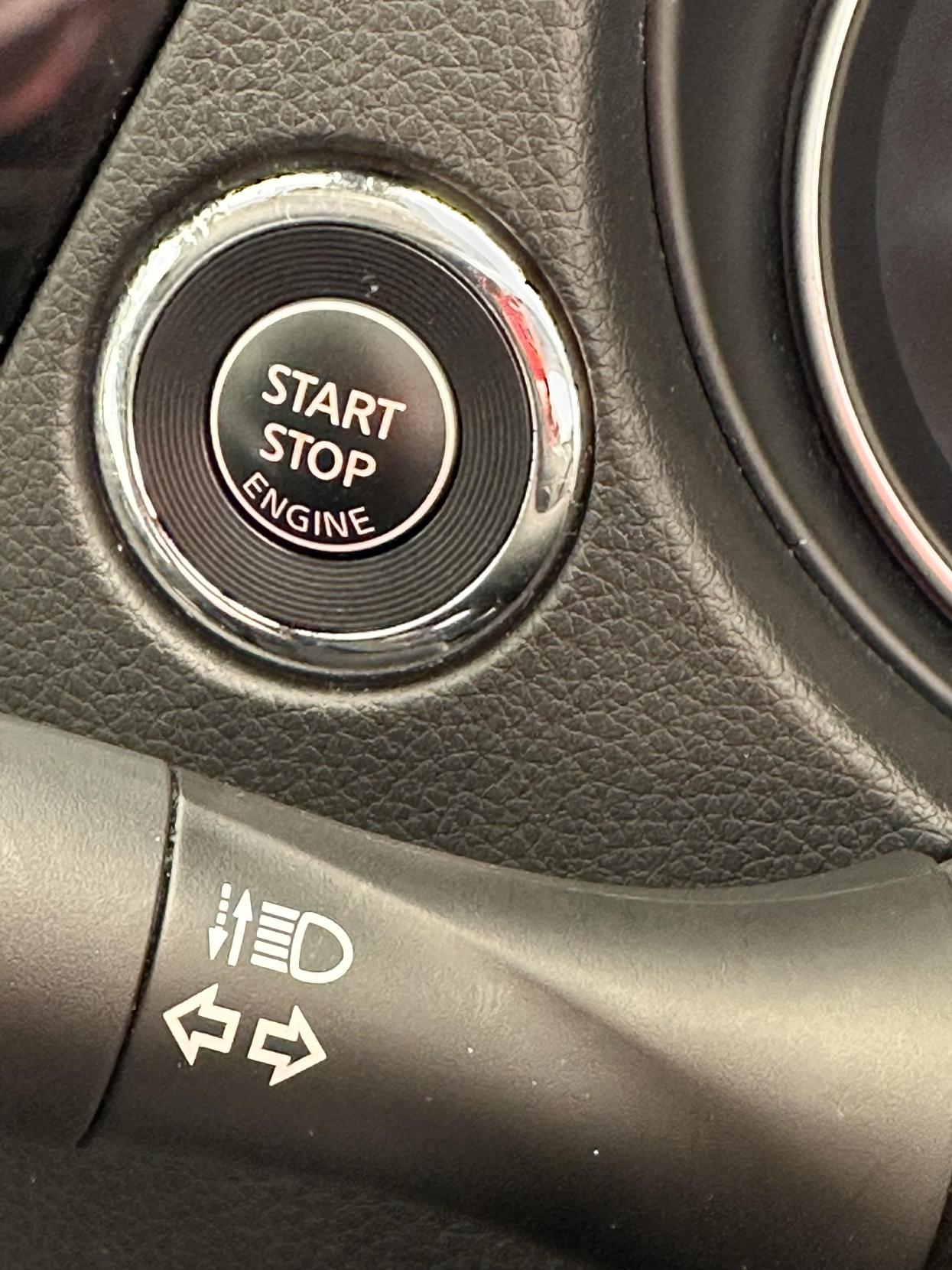 Nissan Qashqai 1.3 DIG-T N-Connecta SUV 5dr Petrol Manual Euro 6 (s/s) (160 ps)