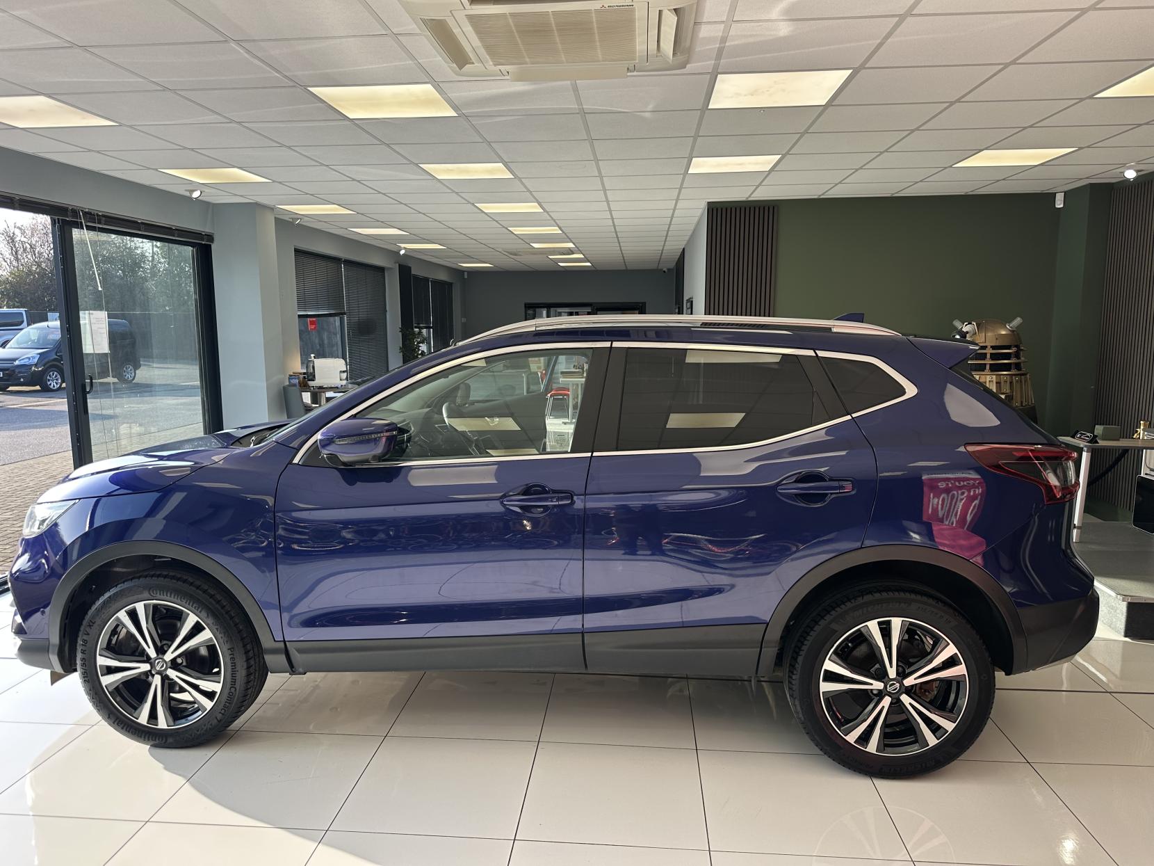 Nissan Qashqai 1.3 DIG-T N-Connecta SUV 5dr Petrol Manual Euro 6 (s/s) (160 ps)