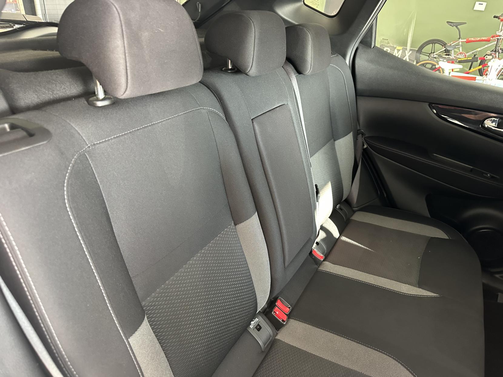 Nissan Qashqai 1.3 DIG-T N-Connecta SUV 5dr Petrol Manual Euro 6 (s/s) (160 ps)