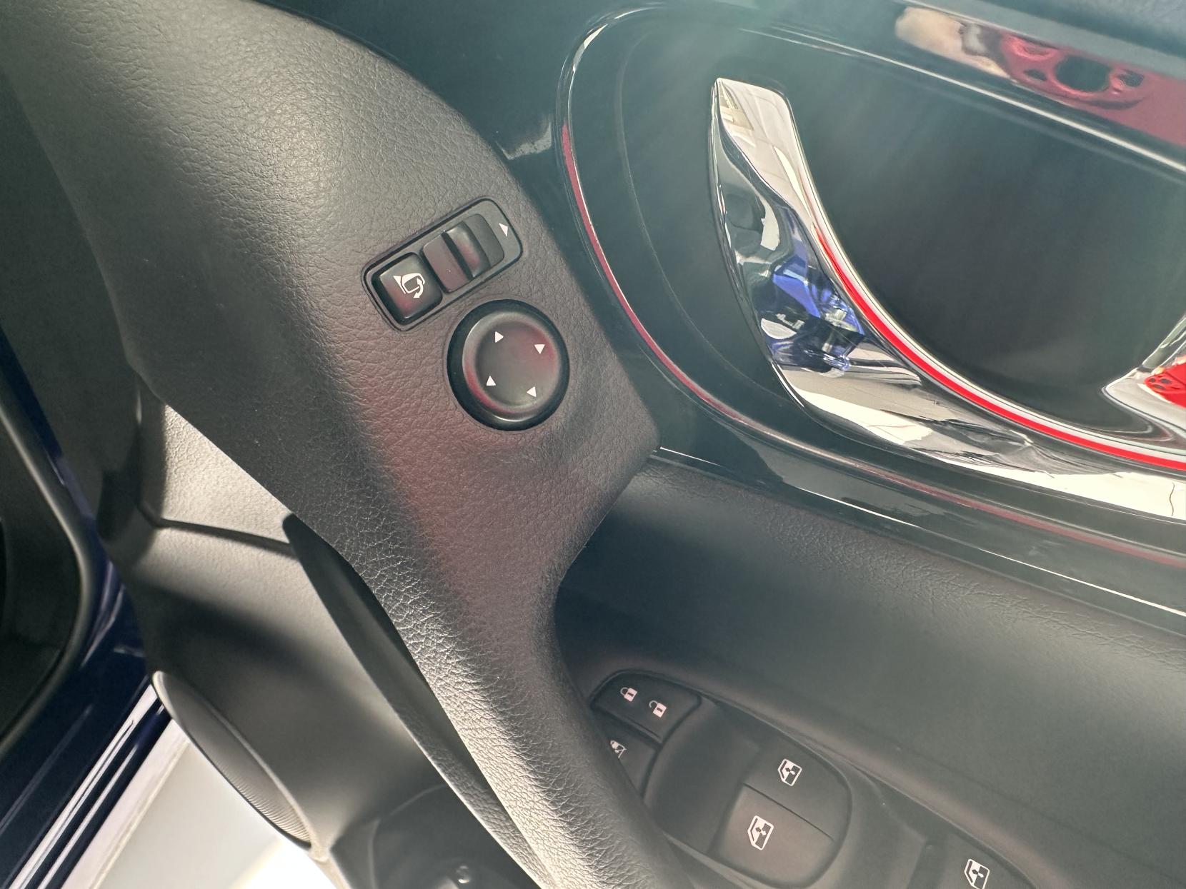 Nissan Qashqai 1.3 DIG-T N-Connecta SUV 5dr Petrol Manual Euro 6 (s/s) (160 ps)