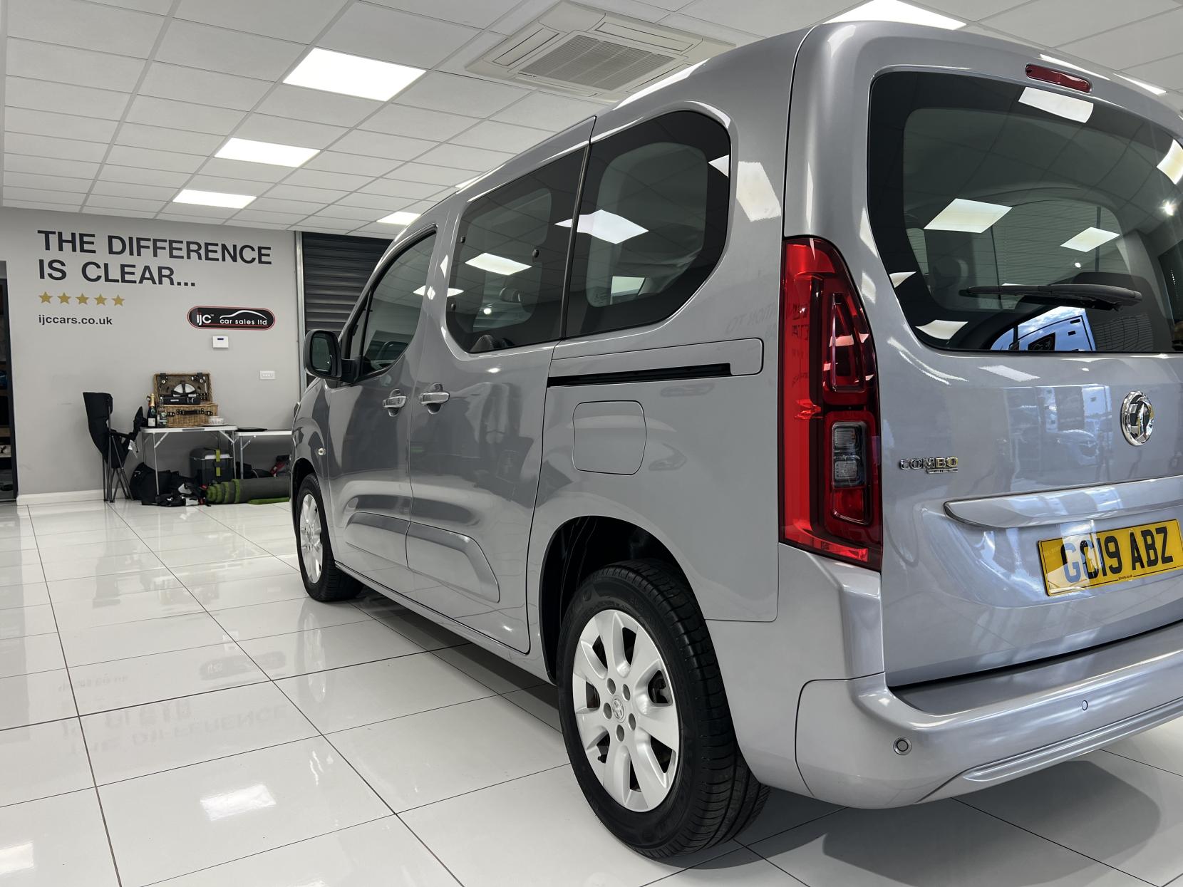 Vauxhall Combo Life 2019 1.5 Diesel Automatic with just 5,300 miles! Sat Nav, Heated seats & lots more... - 1.5 Turbo D BlueInjection Energy MPV 5dr Diesel Auto Euro 6 (s/s) (130 ps)