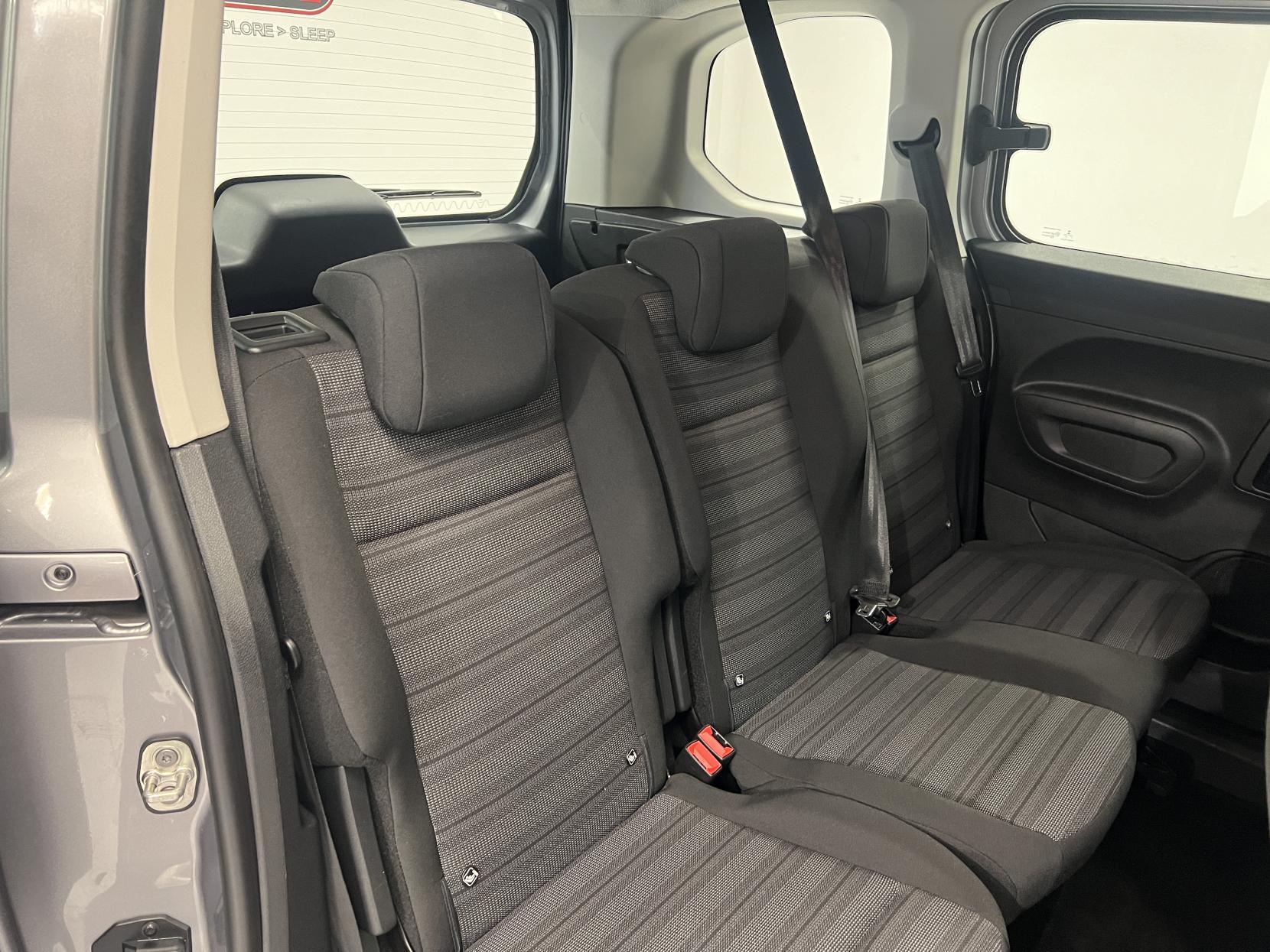 Vauxhall Combo Life 2019 1.5 Diesel Automatic with just 5,300 miles! Sat Nav, Heated seats & lots more... - 1.5 Turbo D BlueInjection Energy MPV 5dr Diesel Auto Euro 6 (s/s) (130 ps)