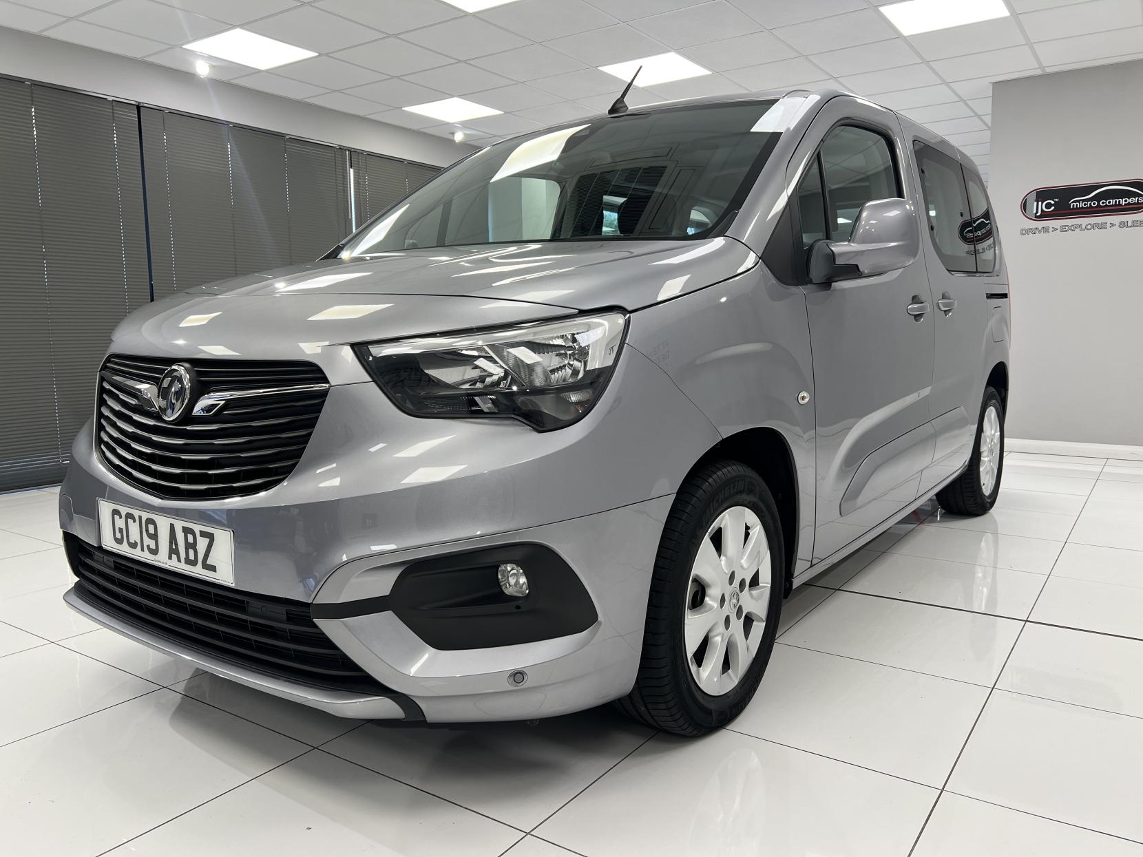 Vauxhall Combo Life 2019 1.5 Diesel Automatic with just 5,300 miles! Sat Nav, Heated seats & lots more... - 1.5 Turbo D BlueInjection Energy MPV 5dr Diesel Auto Euro 6 (s/s) (130 ps)