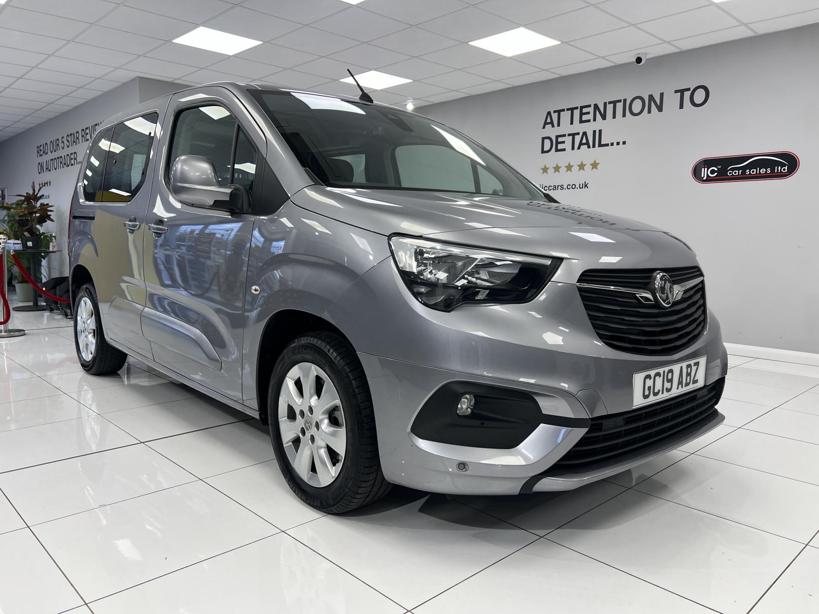 Vauxhall Combo Life 2019 1.5 Diesel Automatic with just 5,300 miles! Sat Nav, Heated seats & lots more... - 1.5 Turbo D BlueInjection Energy MPV 5dr Diesel Auto Euro 6 (s/s) (130 ps)