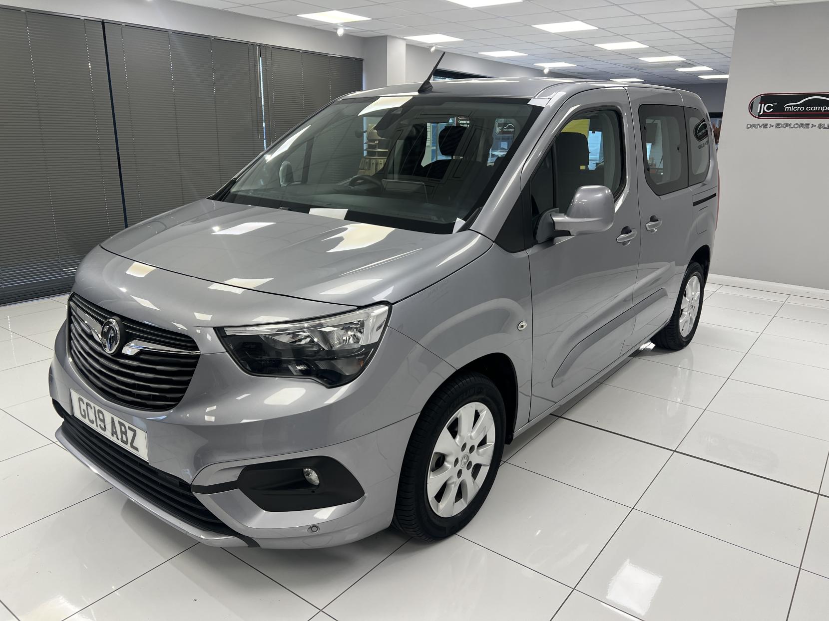 Vauxhall Combo Life 2019 1.5 Diesel Automatic with just 5,300 miles! Sat Nav, Heated seats & lots more... - 1.5 Turbo D BlueInjection Energy MPV 5dr Diesel Auto Euro 6 (s/s) (130 ps)