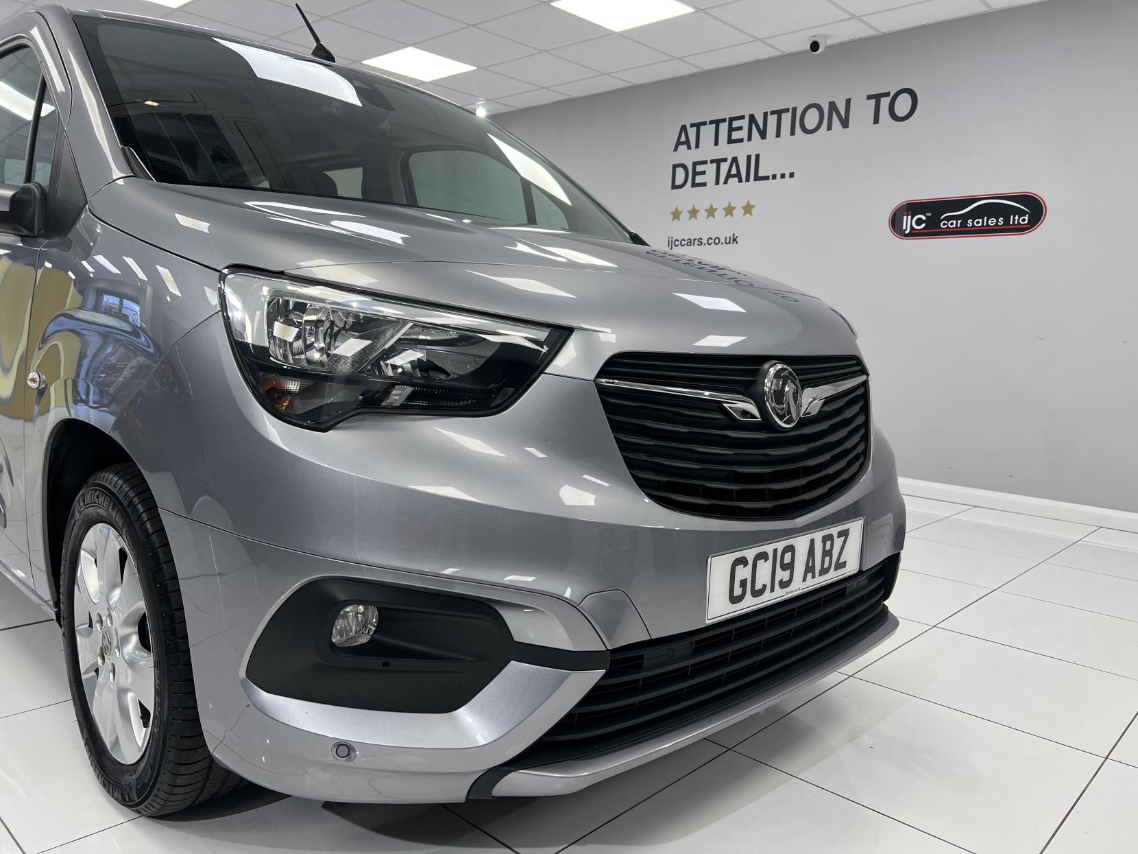 Vauxhall Combo Life 2019 1.5 Diesel Automatic with just 5,300 miles! Sat Nav, Heated seats & lots more... - 1.5 Turbo D BlueInjection Energy MPV 5dr Diesel Auto Euro 6 (s/s) (130 ps)