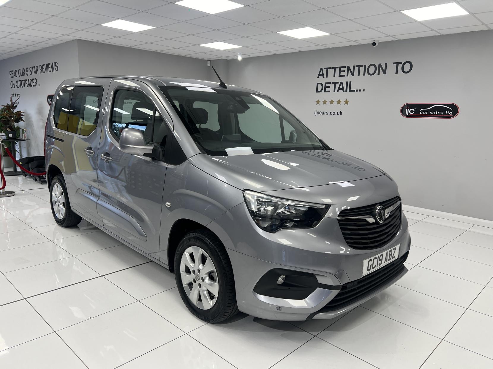 Vauxhall Combo Life 2019 1.5 Diesel Automatic with just 5,300 miles! Sat Nav, Heated seats & lots more... - 1.5 Turbo D BlueInjection Energy MPV 5dr Diesel Auto Euro 6 (s/s) (130 ps)