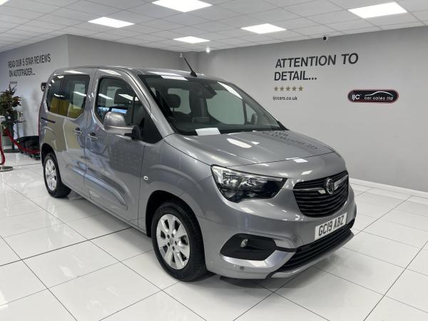 Vauxhall Combo Life 2019 1.5 Diesel Automatic with just 5,300 miles! Sat Nav, Heated seats & lots more... - 1.5 Turbo D BlueInjection Energy MPV 5dr Diesel Auto Euro 6 (s/s) (130 ps)