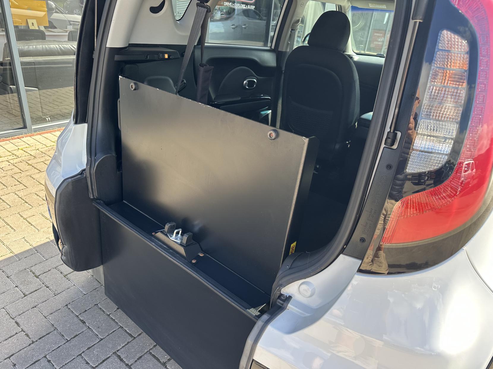 Kia Soul  RARE Diesel AUTO WHEELCHAIR ADAPTED MPV! JUST 3,320 MILES!