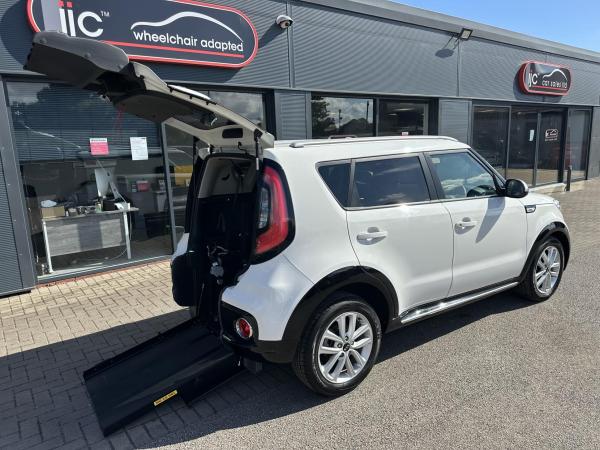 Kia Soul  RARE Diesel AUTO WHEELCHAIR ADAPTED MPV! JUST 3,320 MILES!