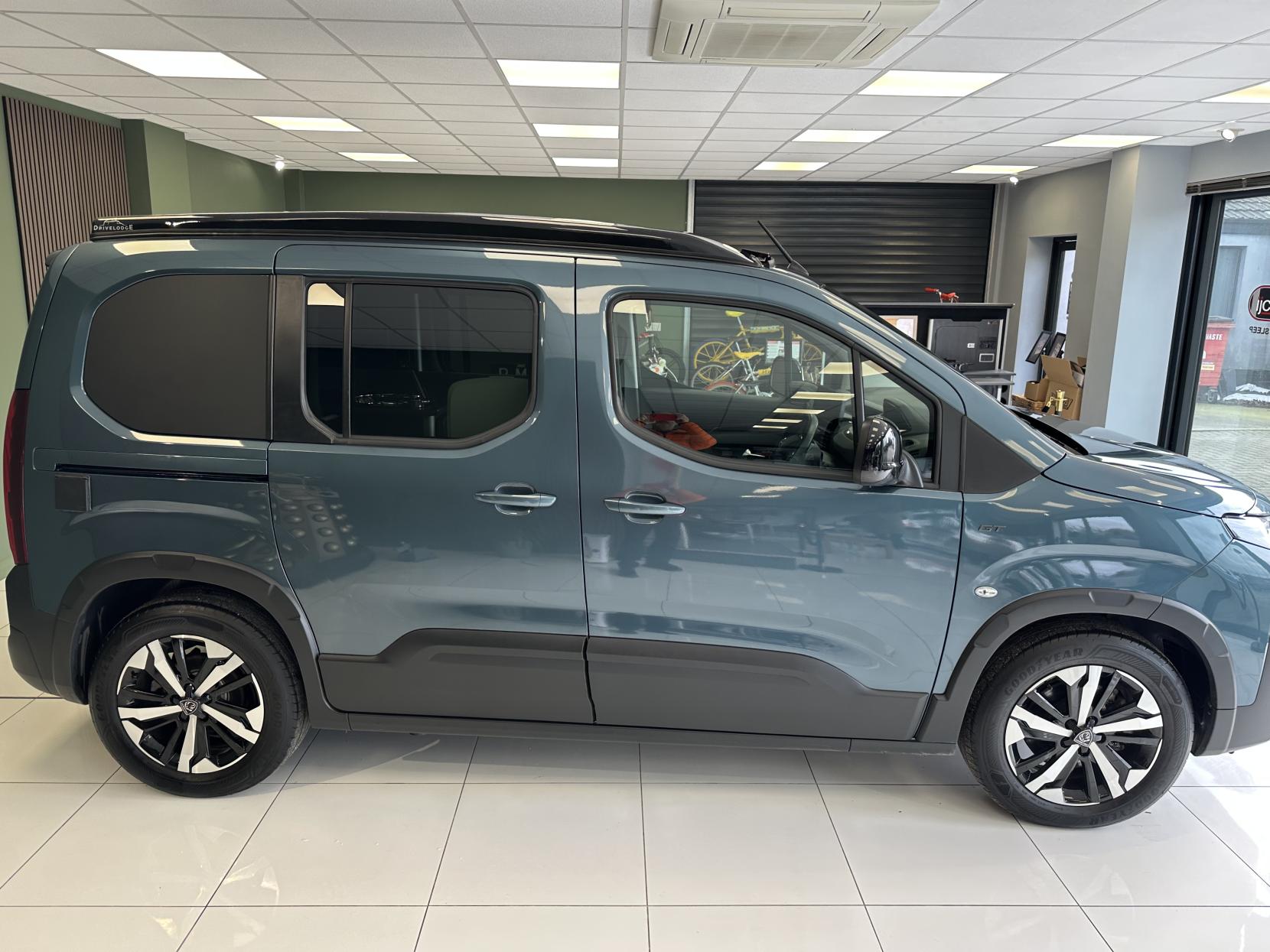 Peugeot JUST 6,000 MILES!