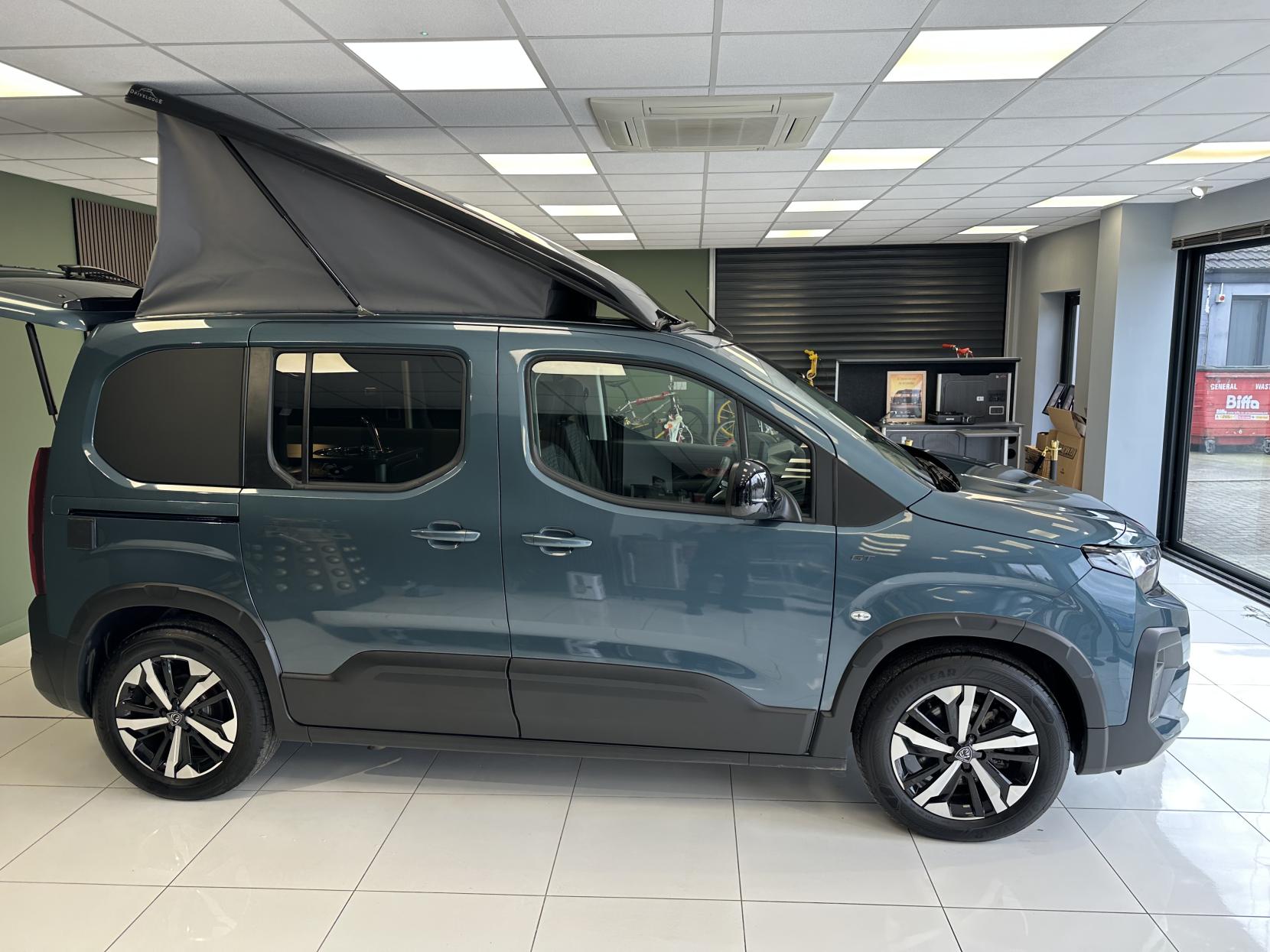 Peugeot JUST 6,000 MILES!