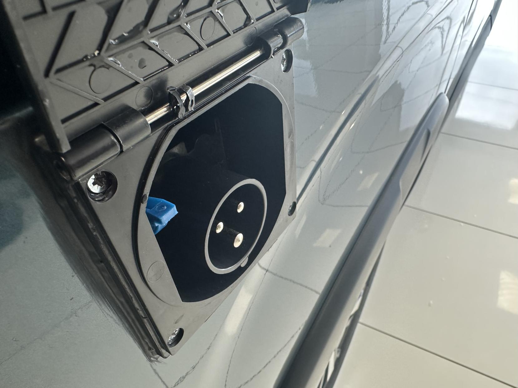 Peugeot JUST 6,000 MILES!