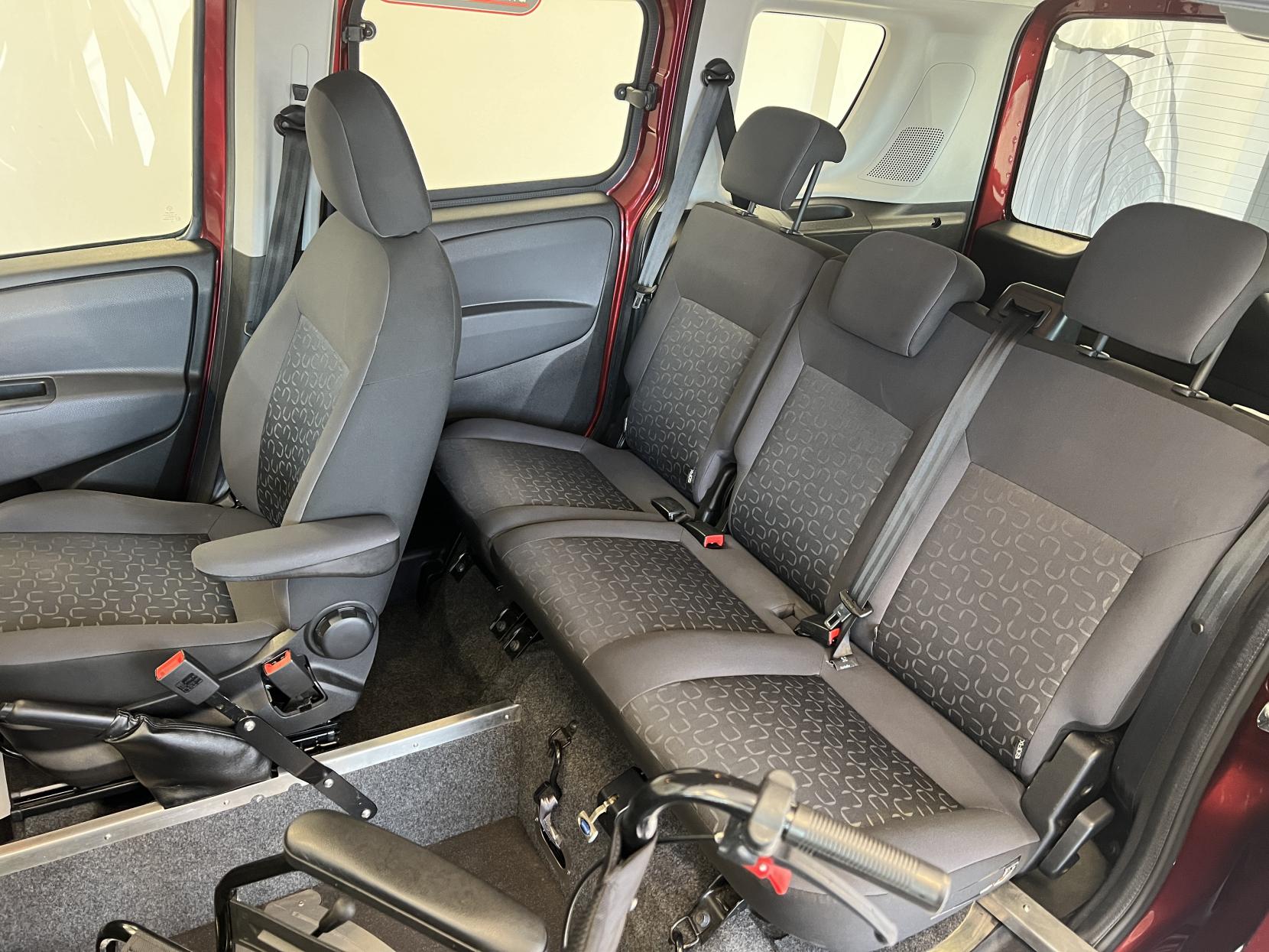 Fiat Doblo * NEW PRICE! Save £5,000!! * - Passenger Upfront Wheelchair Adapted Vehicle - 1.6 MultiJet Easy MPV 5dr Diesel Manual Euro 6 (95 ps)