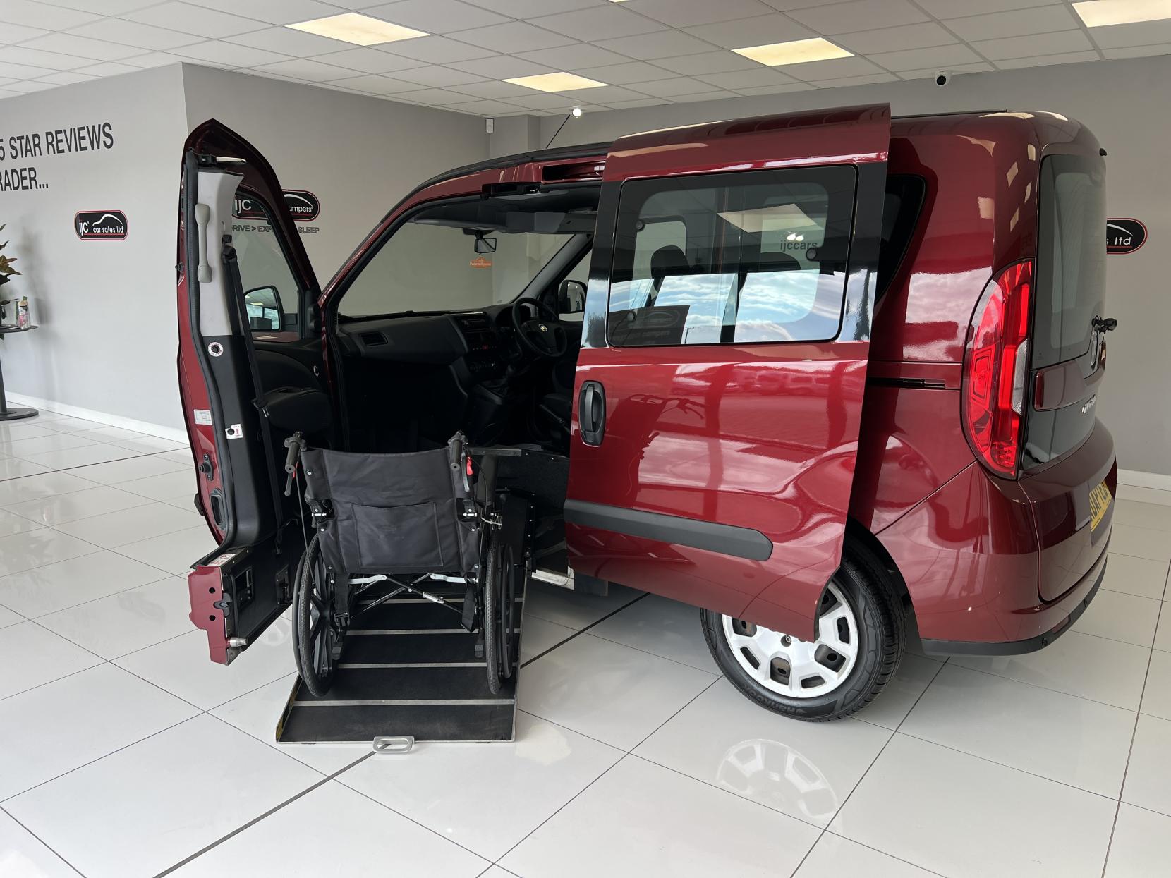 Fiat Doblo * NEW PRICE! Save £5,000!! * - Passenger Upfront Wheelchair Adapted Vehicle - 1.6 MultiJet Easy MPV 5dr Diesel Manual Euro 6 (95 ps)