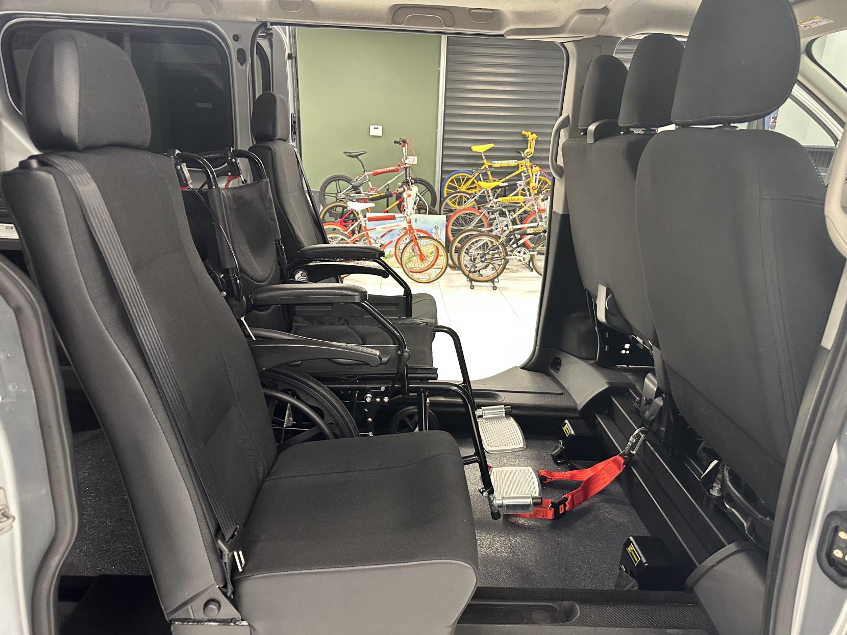 Renault Trafic RARE AUTOMATIC WAV,JUST 16,682 MILES!  CARRIES 6 INCLUDING WHEELCHAIR USER WITH A WINCH!