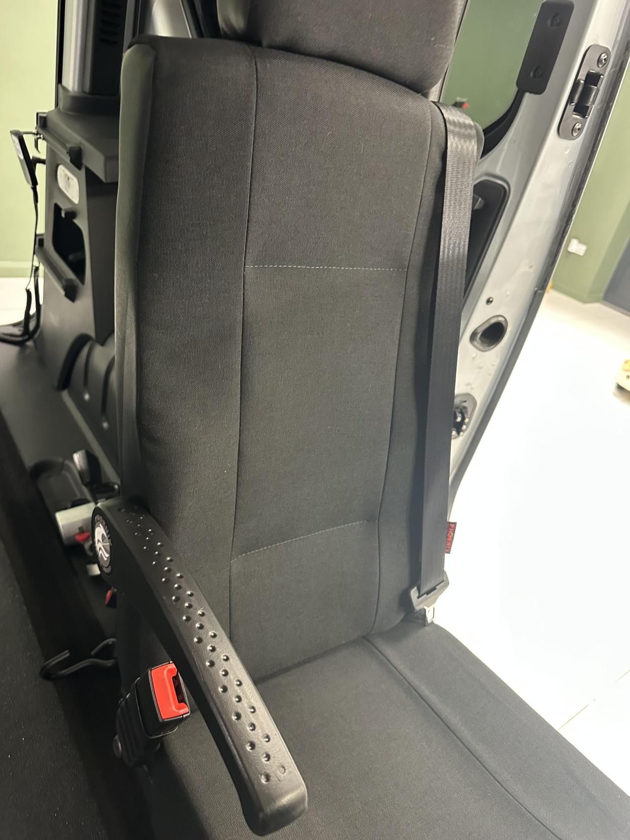 Renault Trafic RARE AUTOMATIC WAV,JUST 16,682 MILES!  CARRIES 6 INCLUDING WHEELCHAIR USER WITH A WINCH!