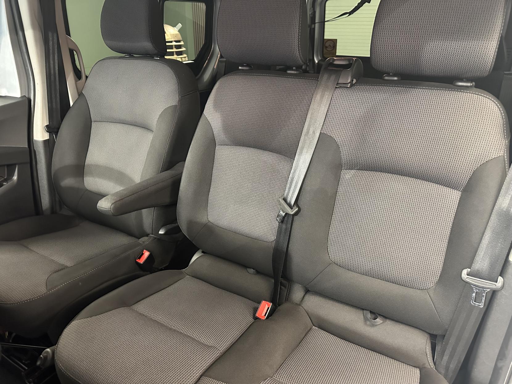 Renault Trafic RARE AUTOMATIC WAV,JUST 16,682 MILES!  CARRIES 6 INCLUDING WHEELCHAIR USER WITH A WINCH!