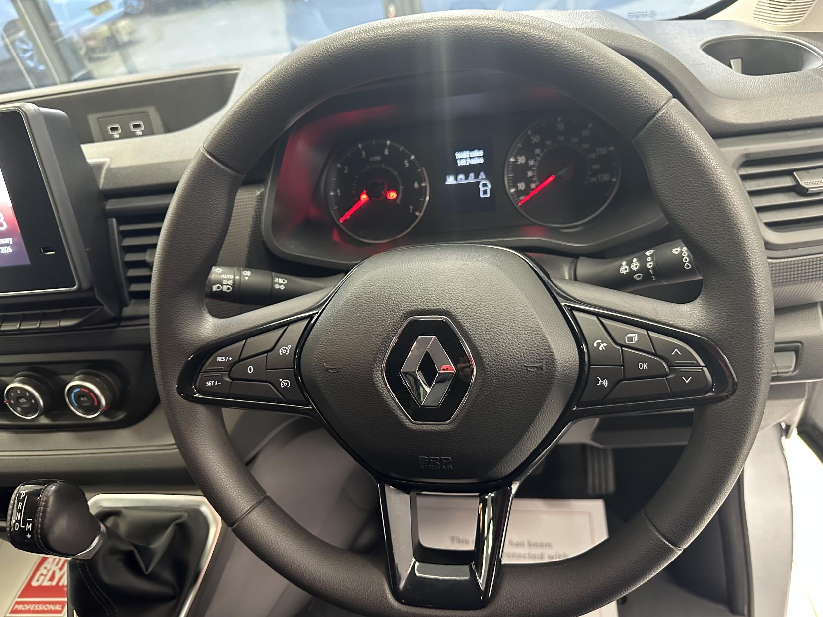 Renault Trafic RARE AUTOMATIC WAV,JUST 16,682 MILES!  CARRIES 6 INCLUDING WHEELCHAIR USER WITH A WINCH!