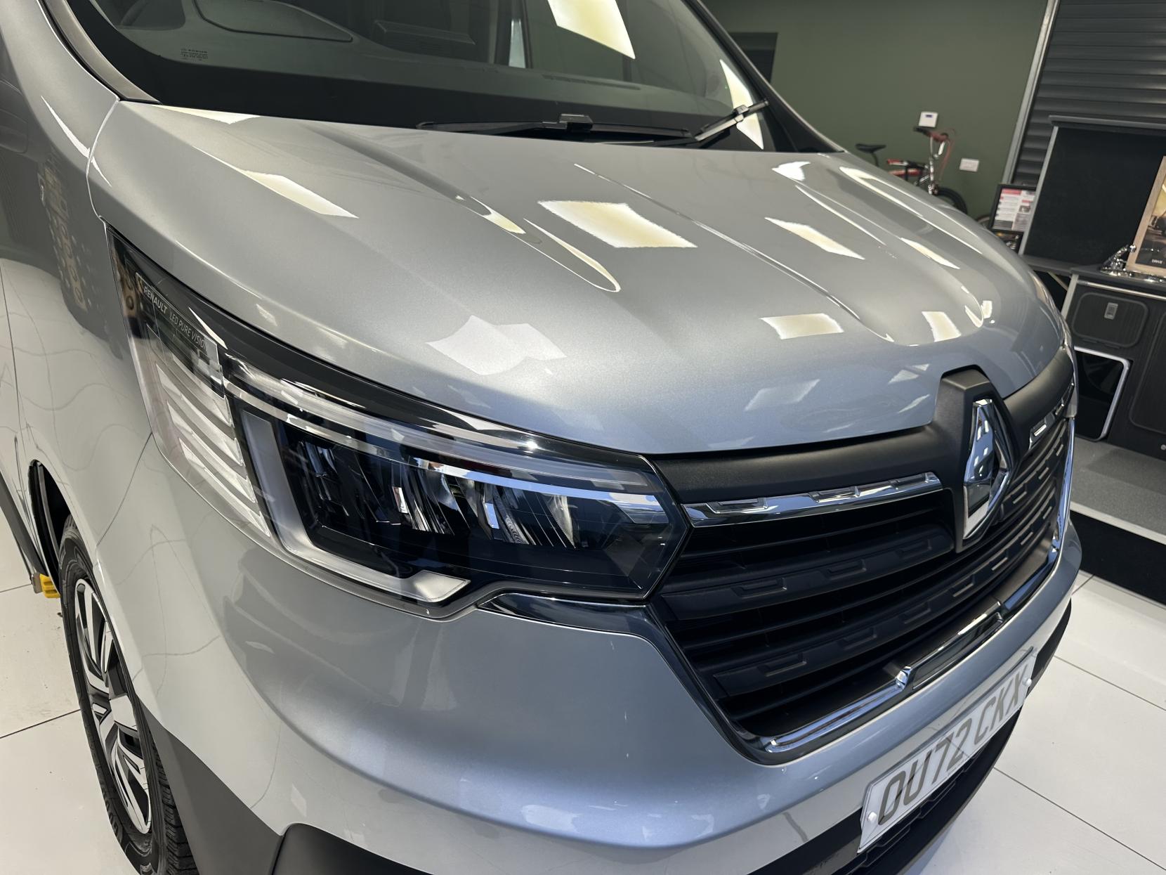 Renault Trafic RARE AUTOMATIC WAV,JUST 16,682 MILES!  CARRIES 6 INCLUDING WHEELCHAIR USER WITH A WINCH!