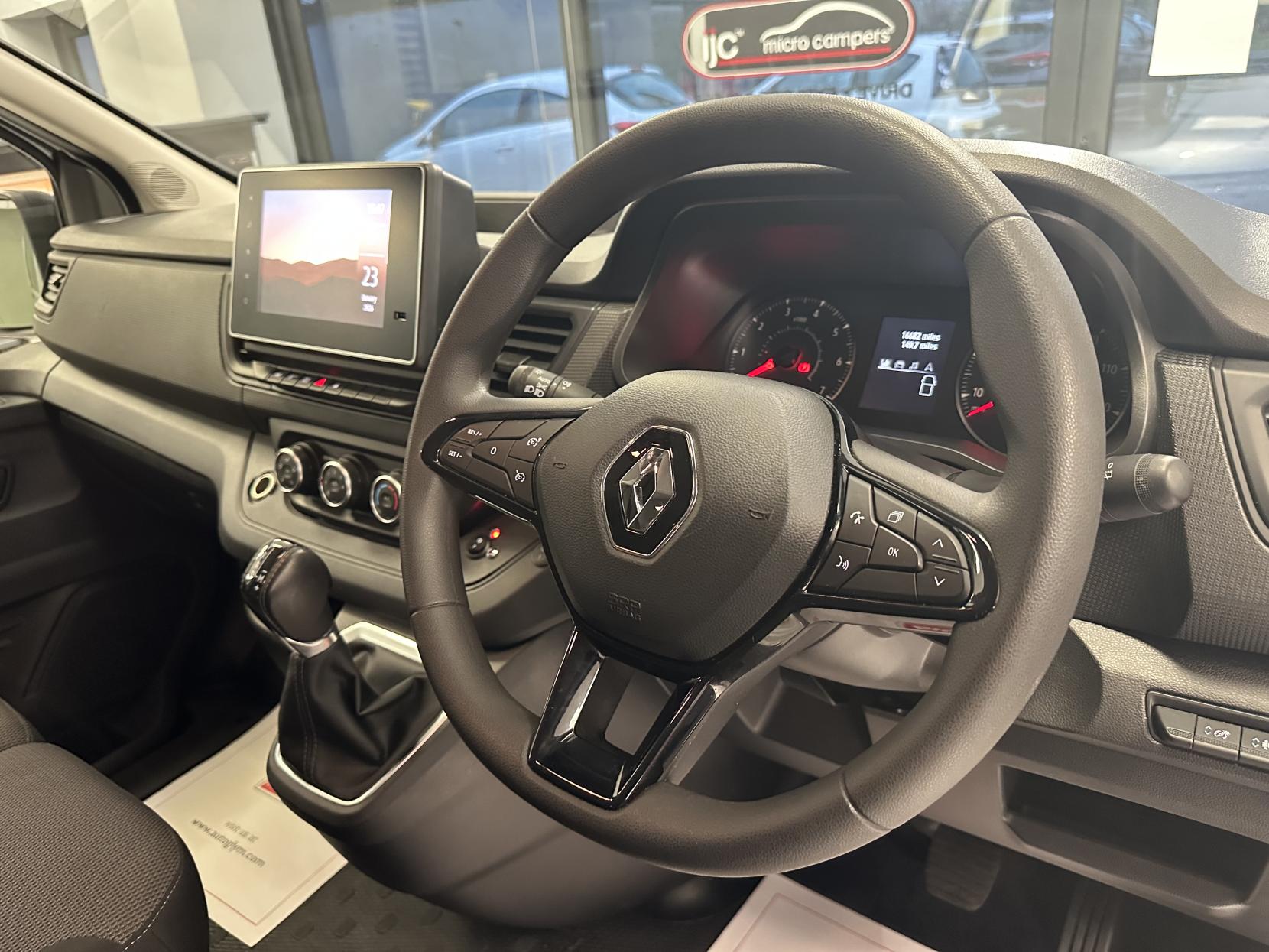 Renault Trafic RARE AUTOMATIC WAV,JUST 16,682 MILES!  CARRIES 6 INCLUDING WHEELCHAIR USER WITH A WINCH!