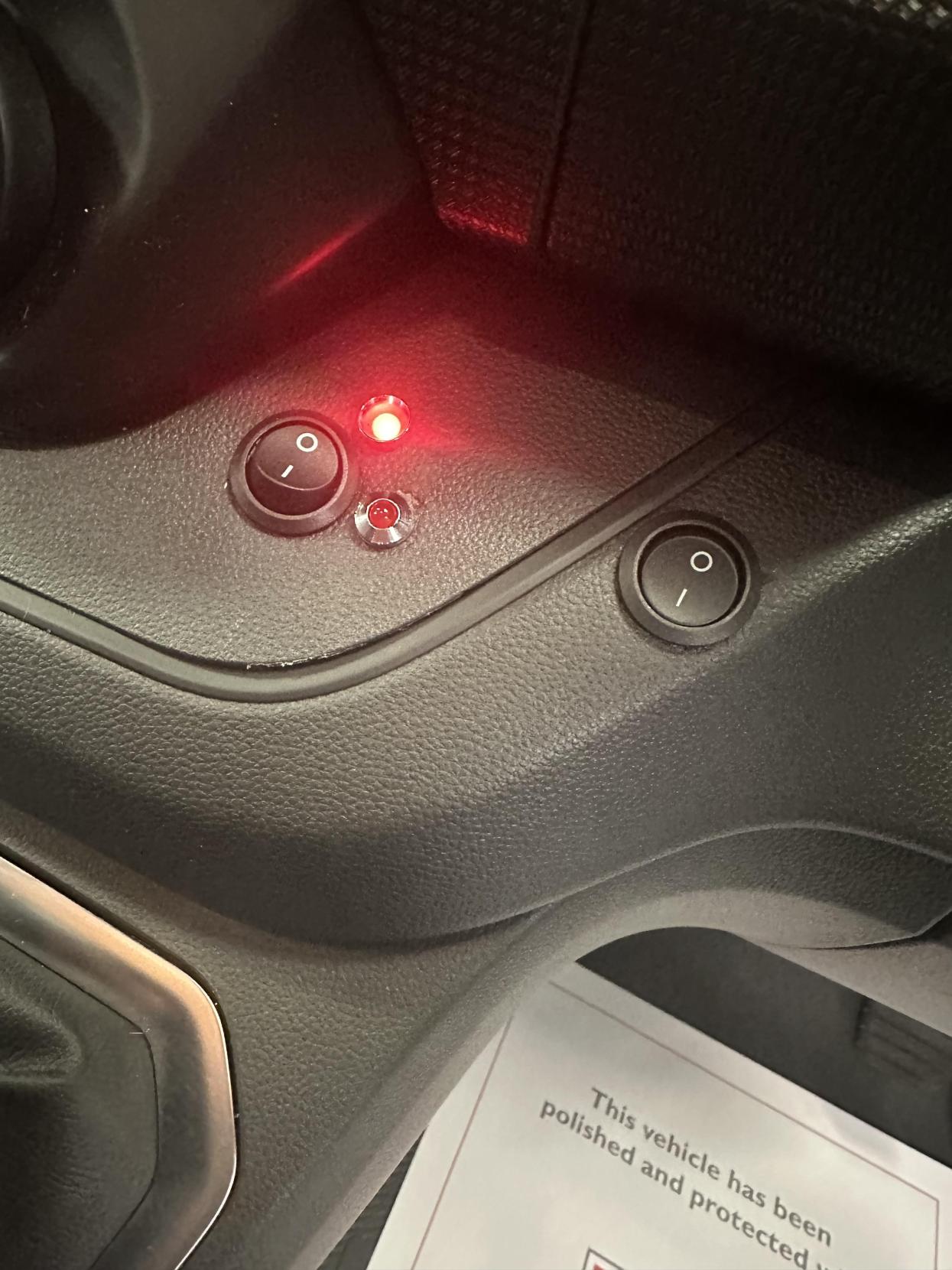 Renault Trafic RARE AUTOMATIC WAV,JUST 16,682 MILES!  CARRIES 6 INCLUDING WHEELCHAIR USER WITH A WINCH!