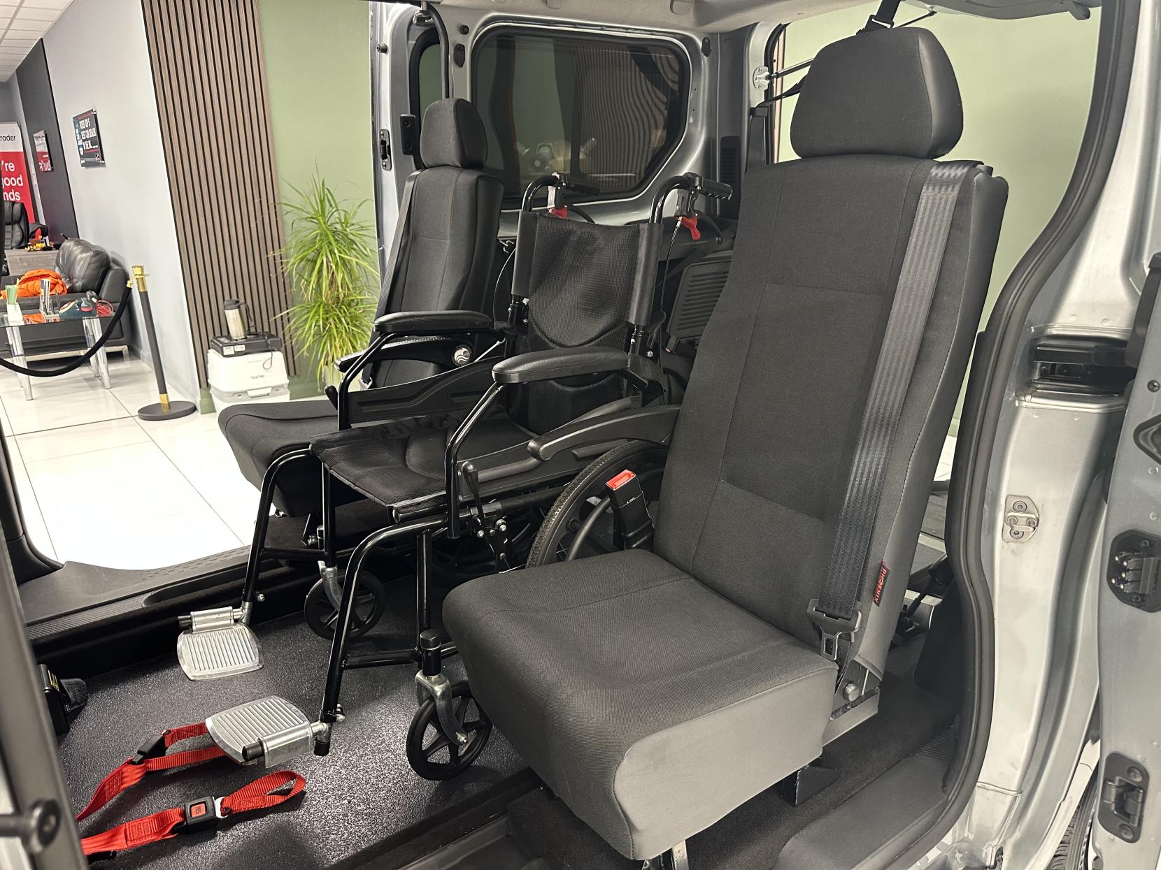 Renault Trafic RARE AUTOMATIC WAV,JUST 16,682 MILES!  CARRIES 6 INCLUDING WHEELCHAIR USER WITH A WINCH!