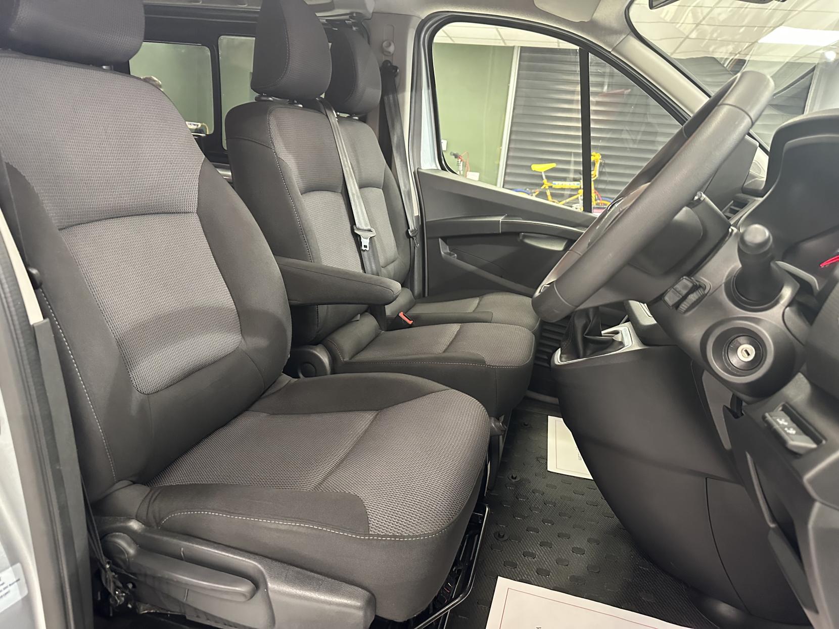 Renault Trafic RARE AUTOMATIC WAV,JUST 16,682 MILES!  CARRIES 6 INCLUDING WHEELCHAIR USER WITH A WINCH!