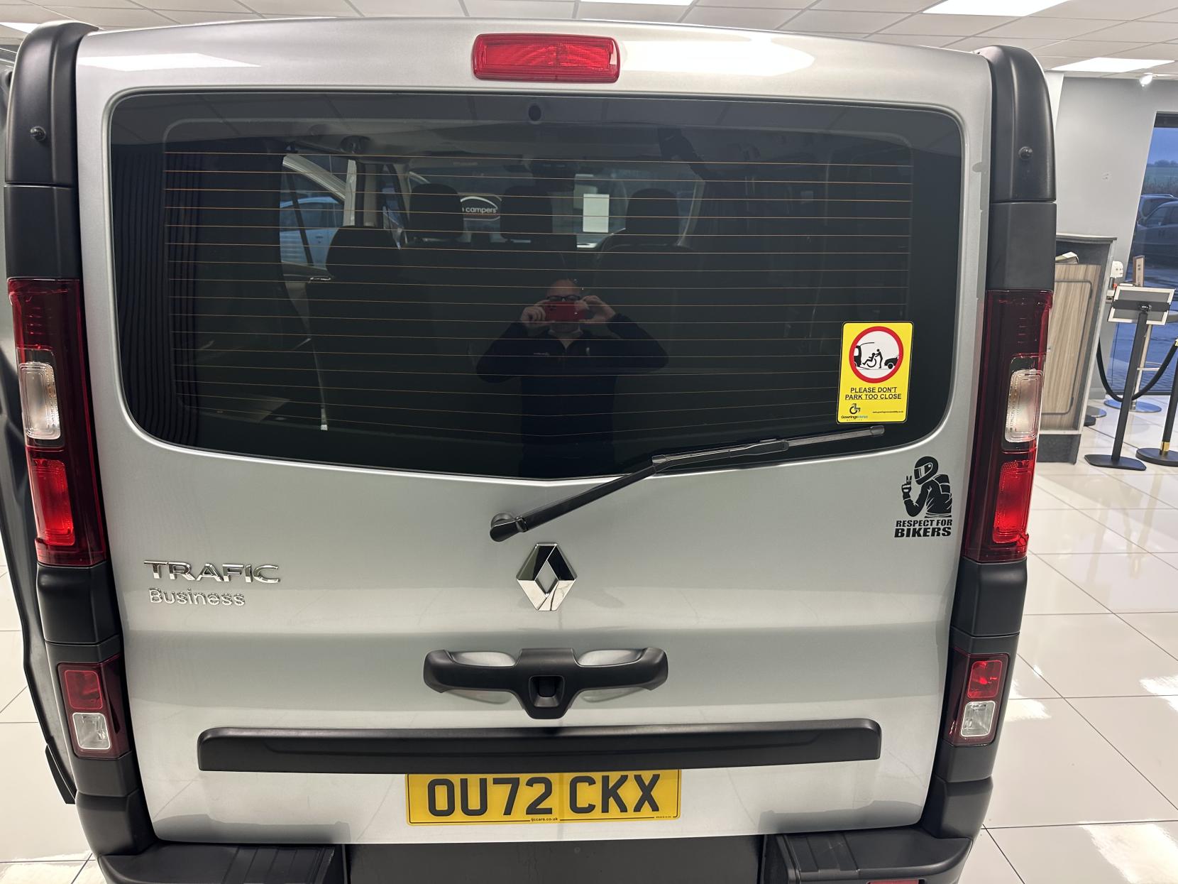 Renault Trafic RARE AUTOMATIC WAV,JUST 16,682 MILES!  CARRIES 6 INCLUDING WHEELCHAIR USER WITH A WINCH!