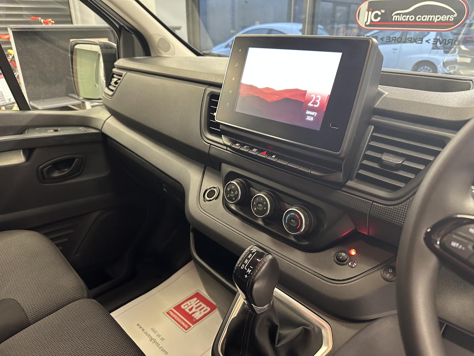 Renault Trafic RARE AUTOMATIC WAV,JUST 16,682 MILES!  CARRIES 6 INCLUDING WHEELCHAIR USER WITH A WINCH!