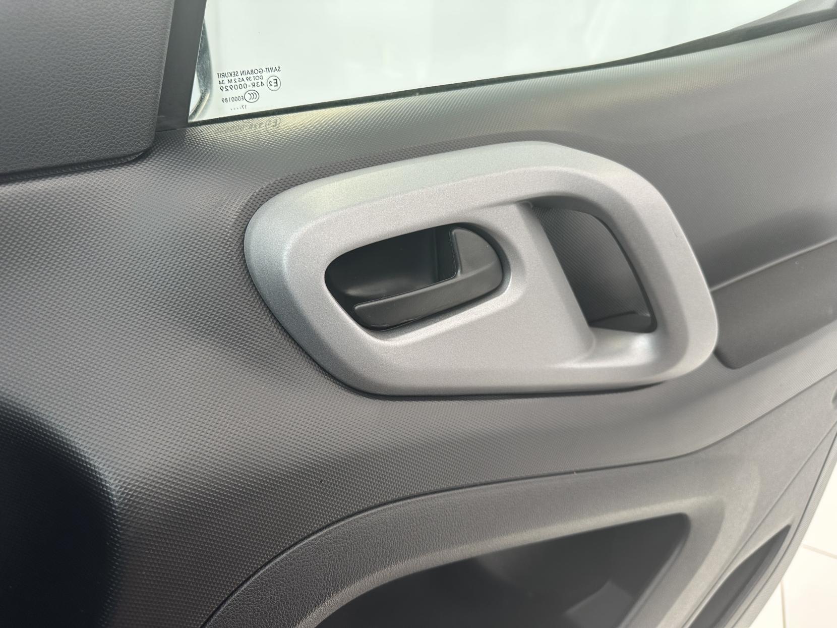 Citroen Berlingo AUTOMATIC WAV, JUST 1,316 MILES!  (YES 1,316 MILES) 1.6 BlueHDi Feel Multispace MPV 5dr Diesel ETG6 Euro 6 (s/s) (100 ps)