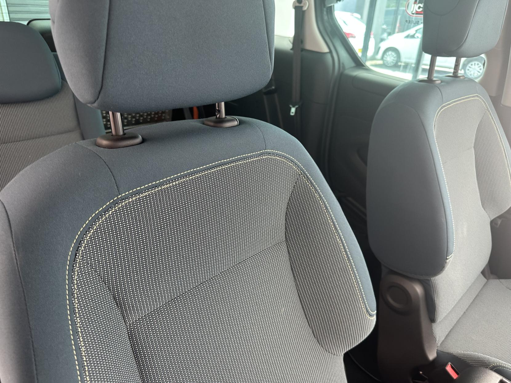 Citroen Berlingo AUTOMATIC WAV, JUST 1,316 MILES!  (YES 1,316 MILES) 1.6 BlueHDi Feel Multispace MPV 5dr Diesel ETG6 Euro 6 (s/s) (100 ps)
